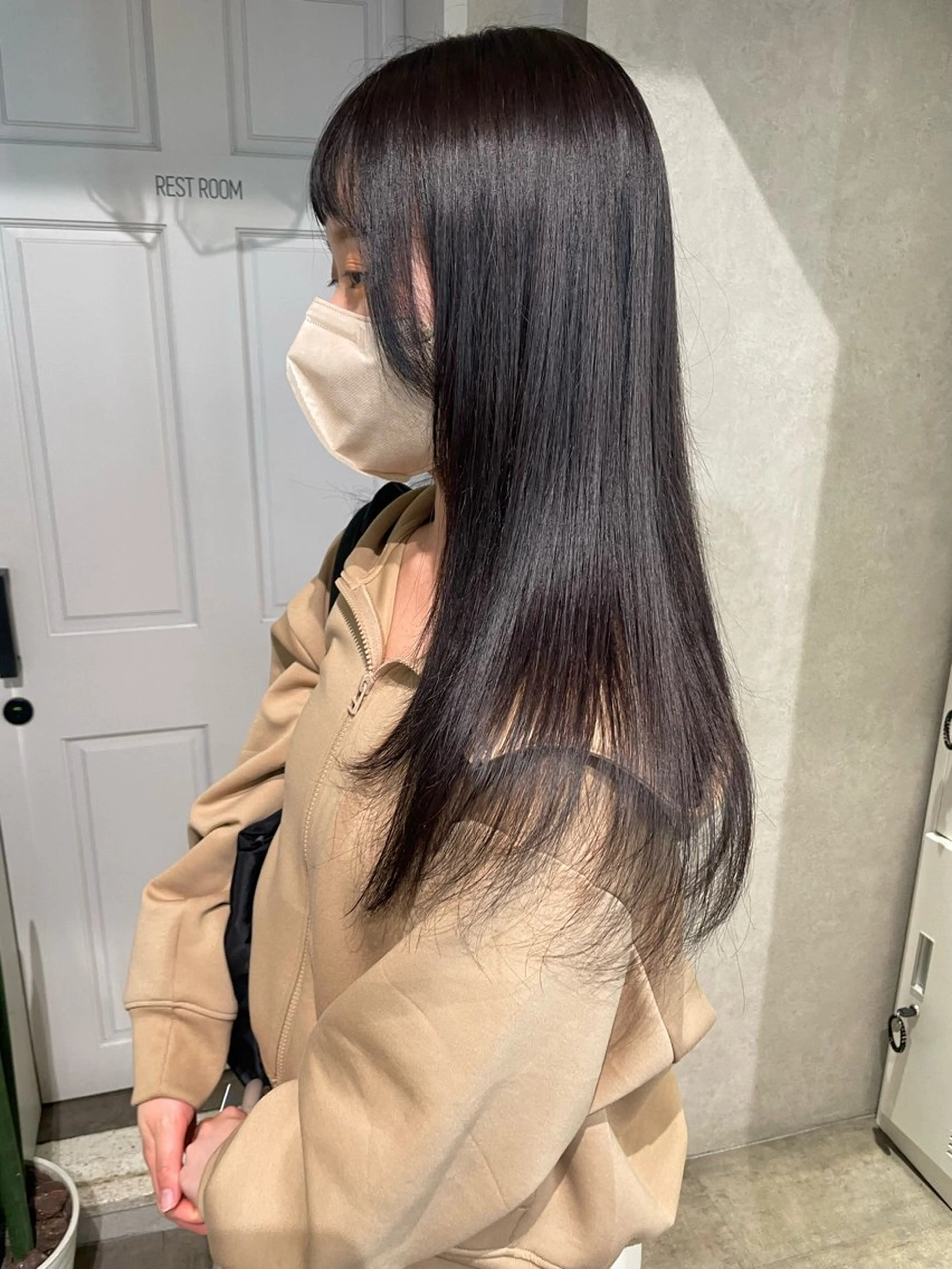 セミロング カラー ブリーチ ダブルカラー ラベンダーカラー ブリーチなしカラー ヘアカラー ナチュラル透明感🌱 小山美樹子のヘアスタイル