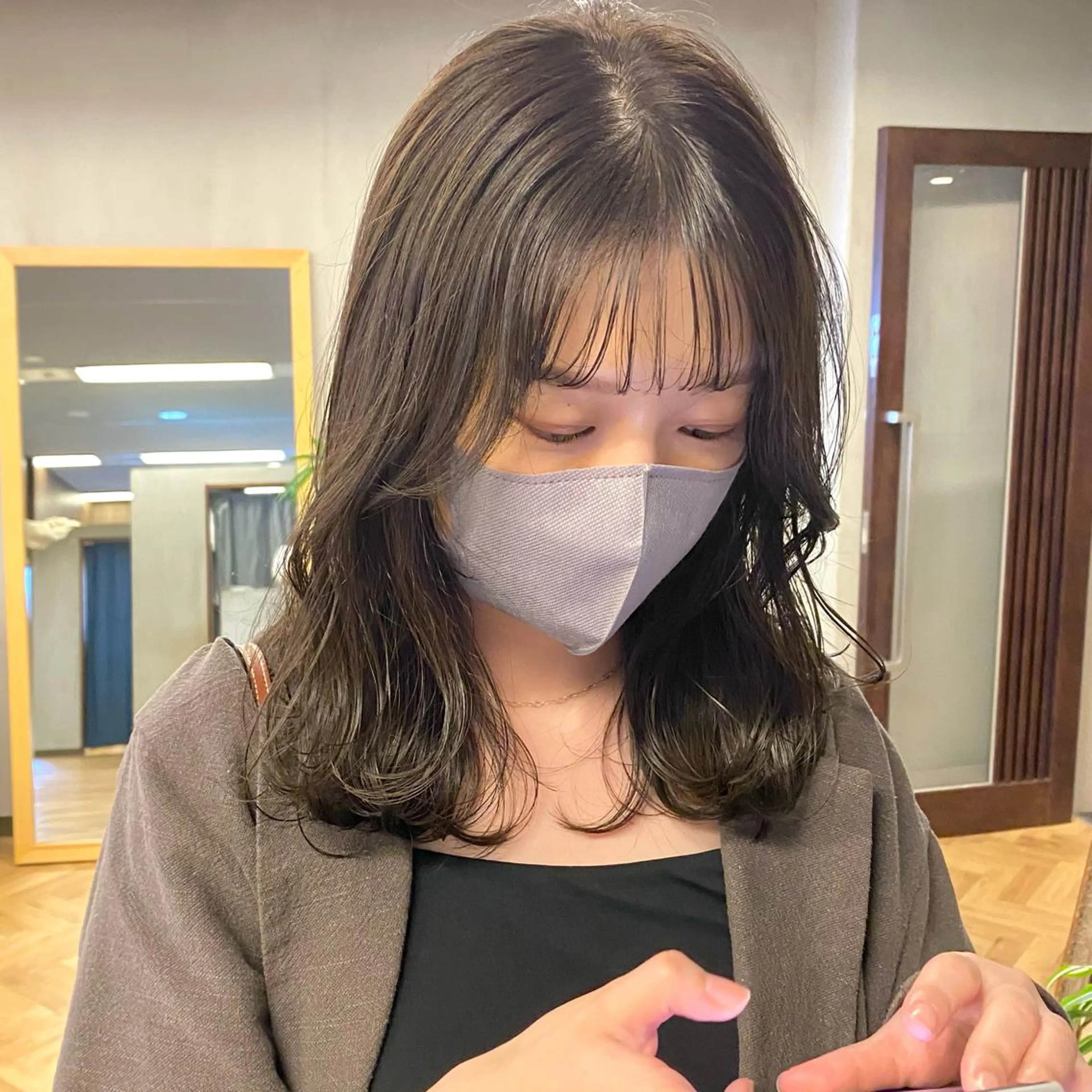 セミロング カラー パーマ ヘアアレンジ メンズ キッズ ネイル マツエク・マツパ アイブロウ くびれヘア シースルーバング EMANON梅田店所属・前川 朋香のヘアスタイル