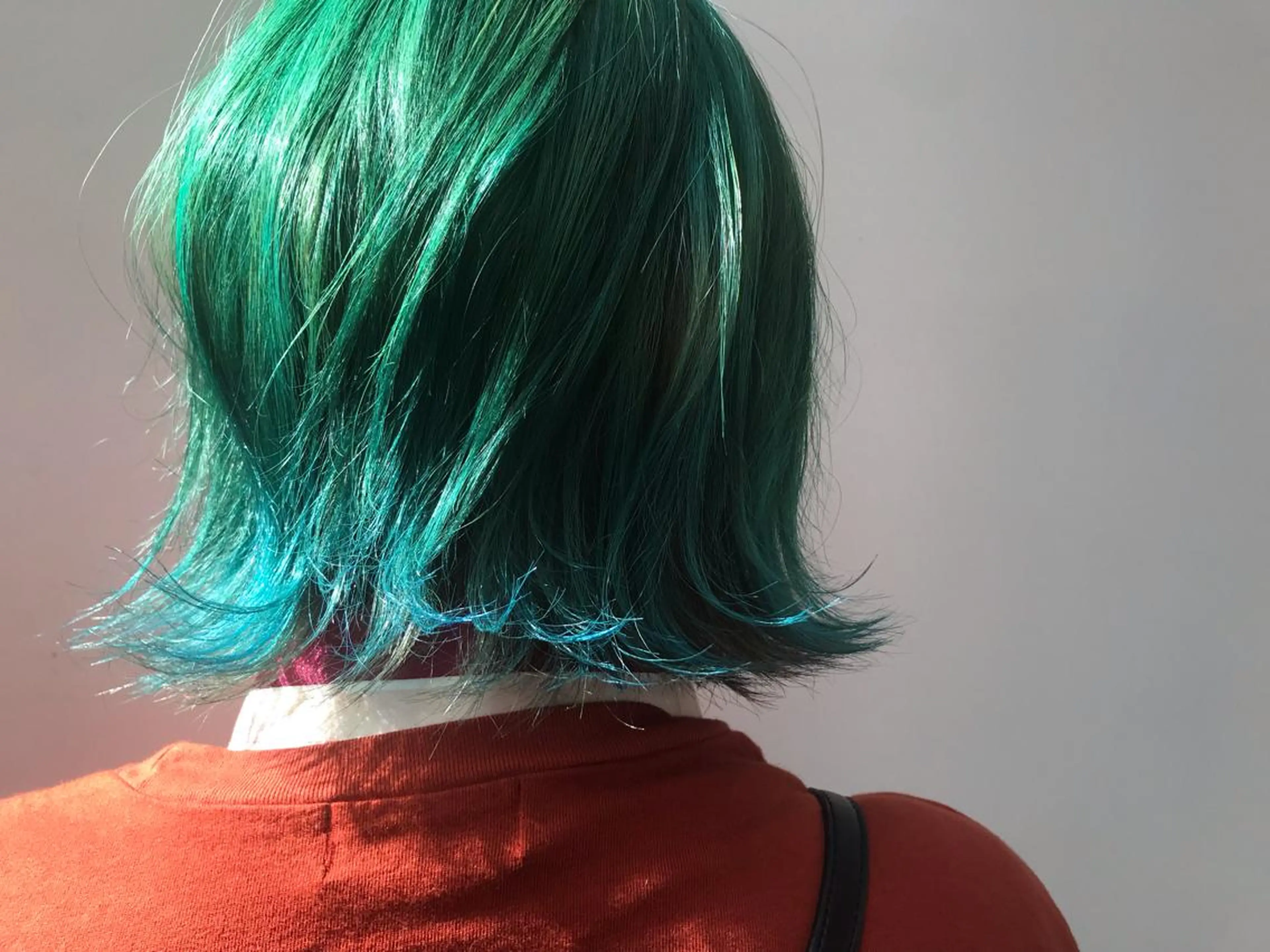 ショート カラー ヘアアレンジ ブリーチ エメラルドグリーン g  hair design所属・土屋 紗也果のヘアスタイル