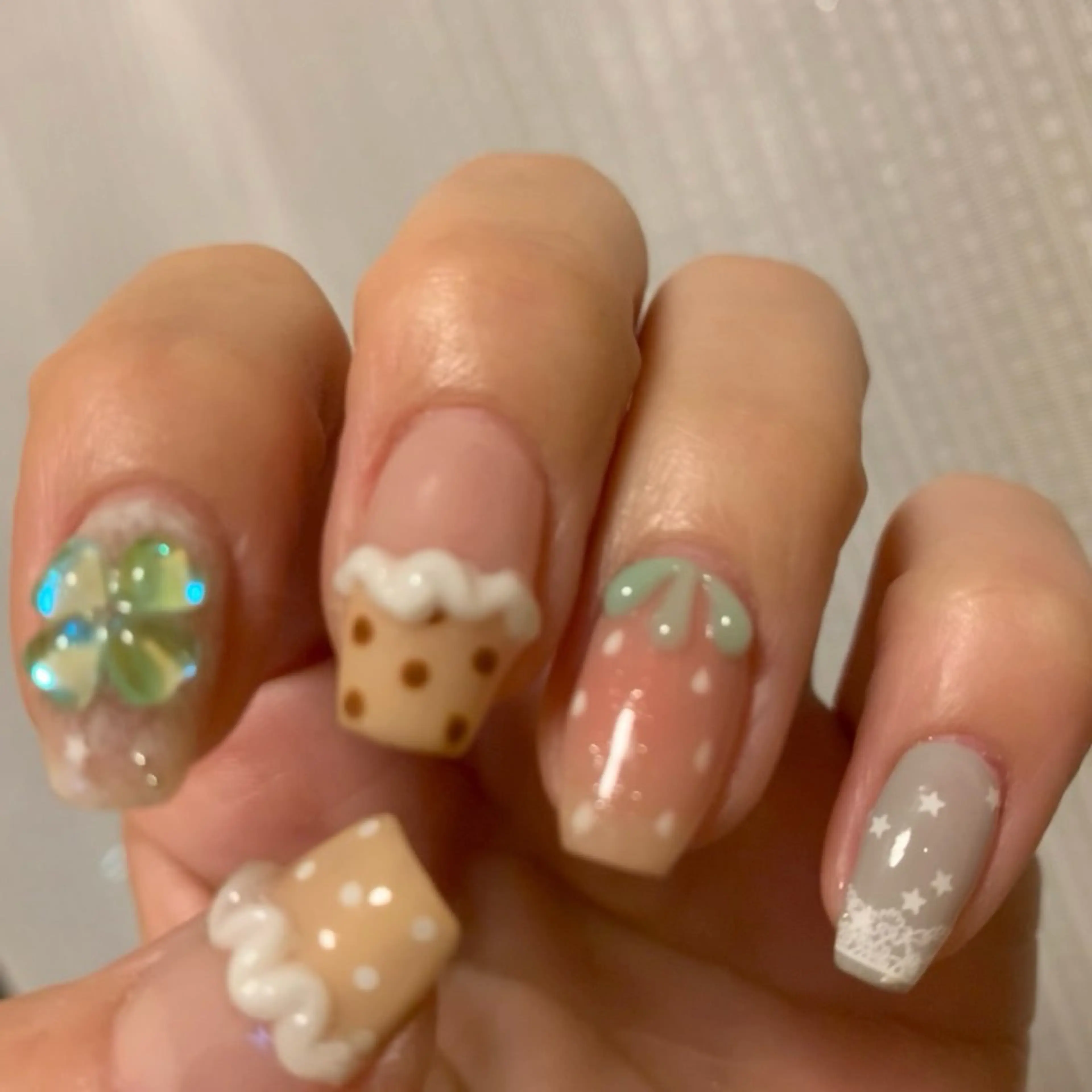 ネイル ハンドネイル share salon RURU所属・⭐︎ hiyoriのネイルデザイン
