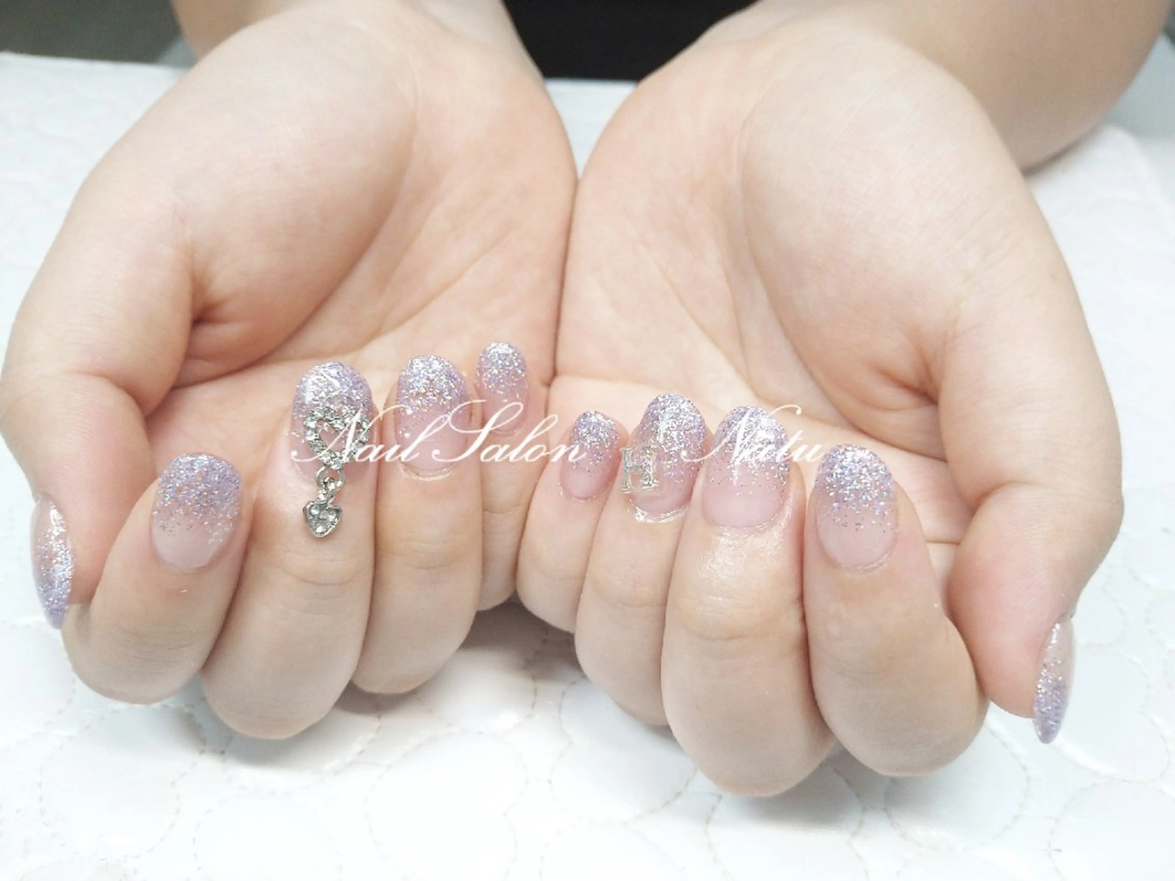 ネイル 長さ出し グラデーション ラメ(グリッター) ラメグラデーション ショートネイル nailsalon　 Natuのネイルデザイン