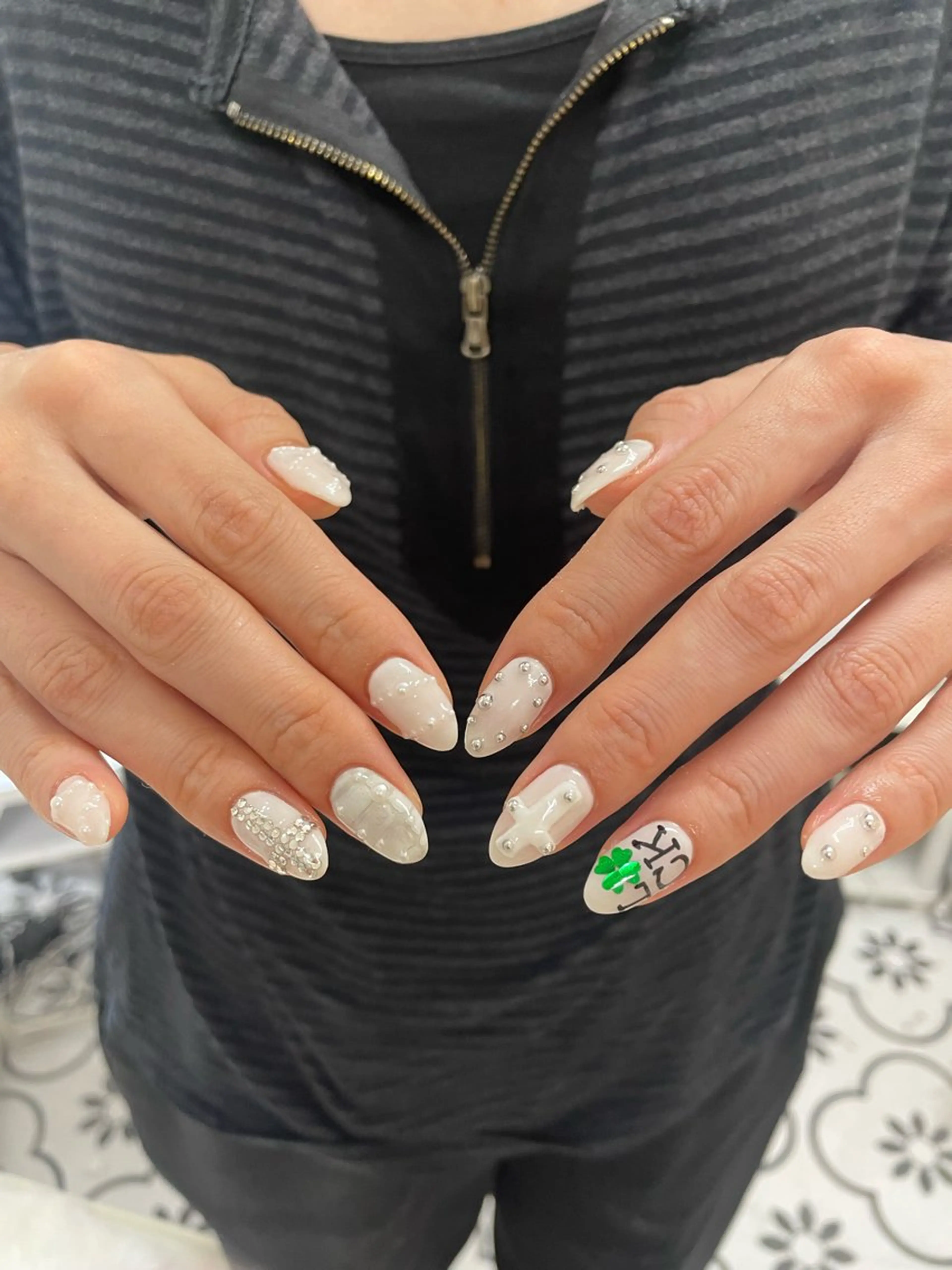 ネイル ハンドネイル koyu 🩶のネイルデザイン