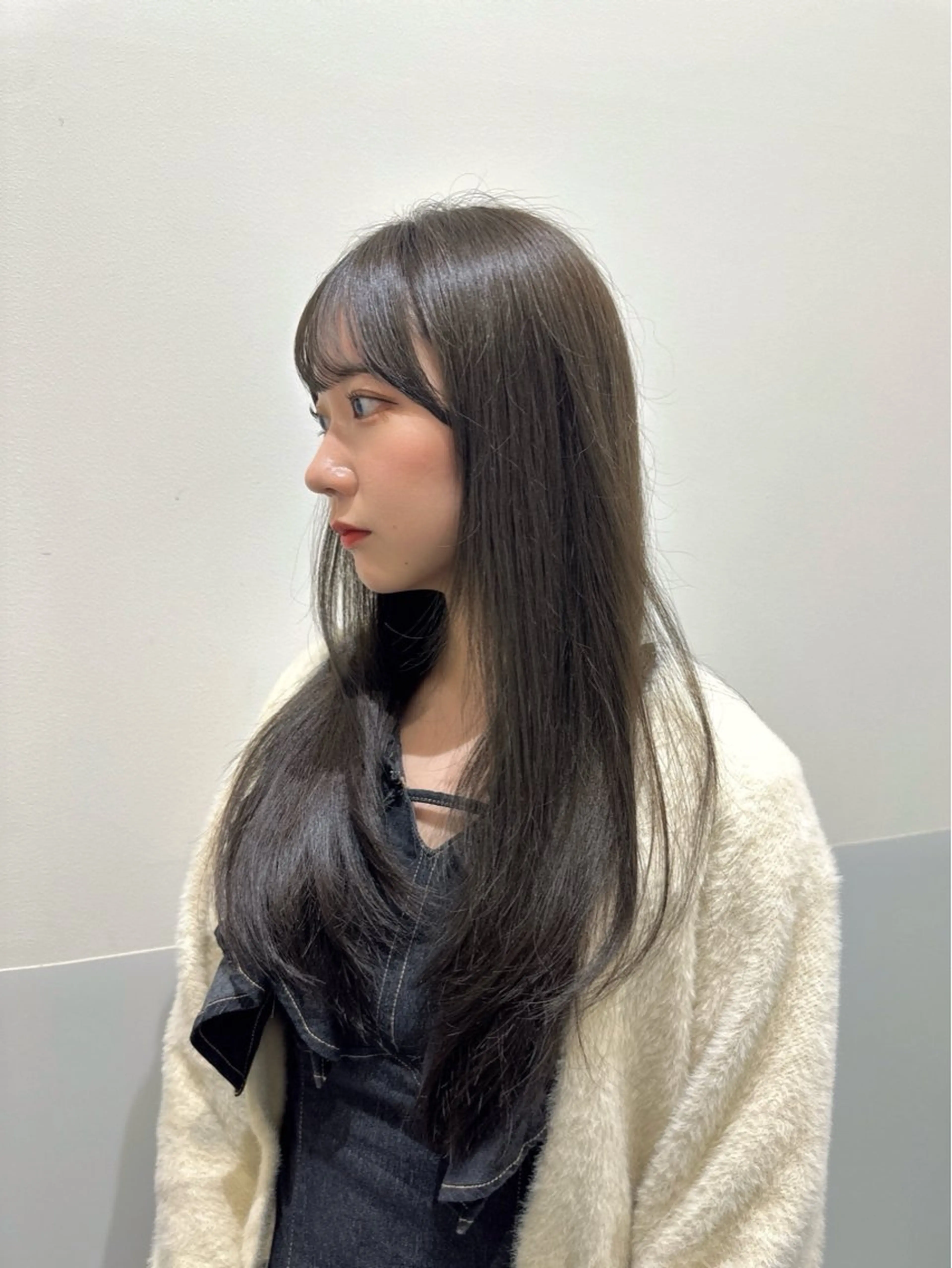 ロング カラー ブリーチ グレージュ ブリーチなしカラー レイヤーカット カット ヘアカラー トリートメント LUMO所属・矢野 晃平のヘアスタイル
