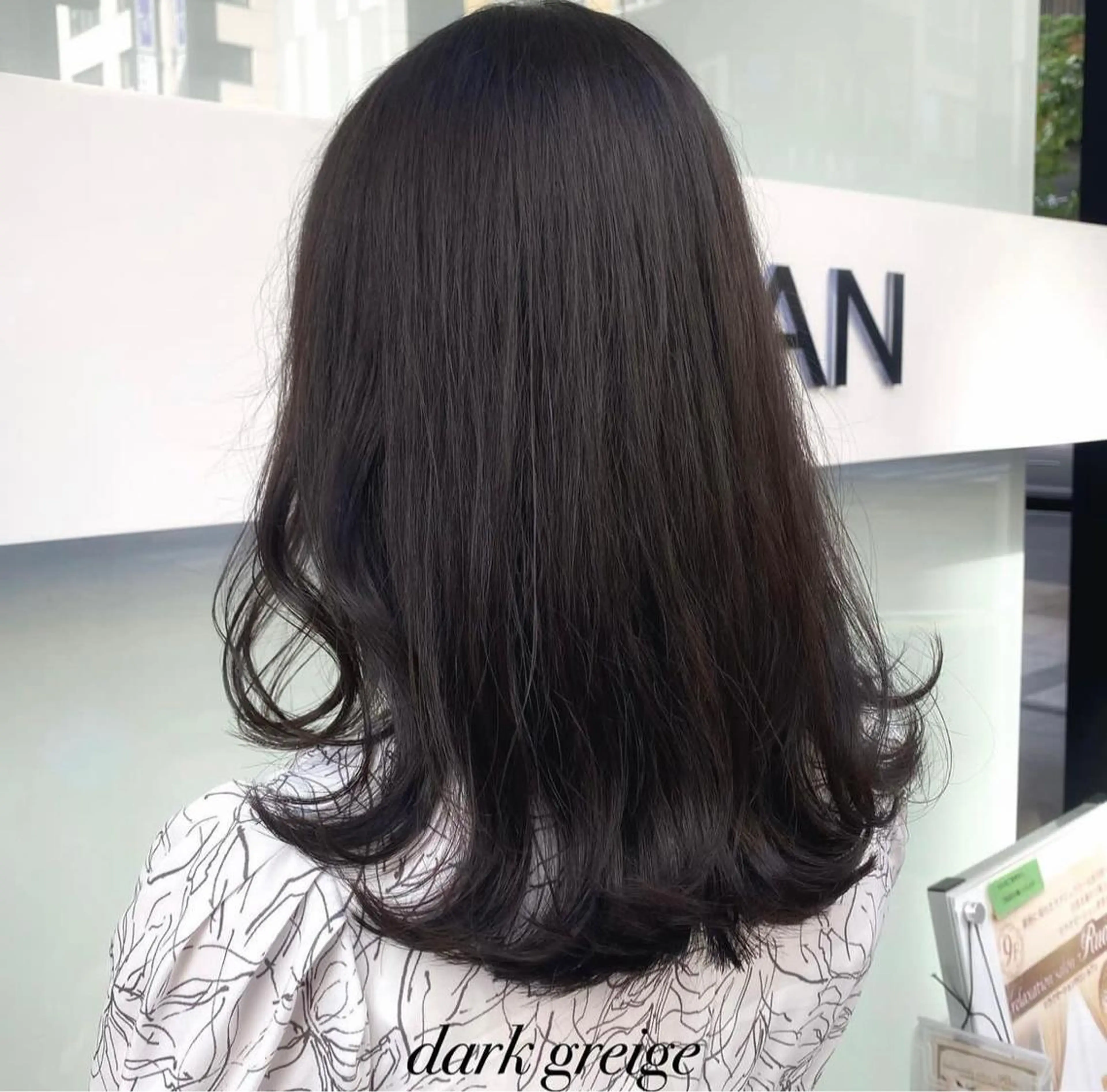 ミディアム カラー ダークグレー ダークグレージュ グレージュ ヘアカラー ❤️‍🔥波巻きパー マ❤️‍🔥/大須賀のヘアスタイル