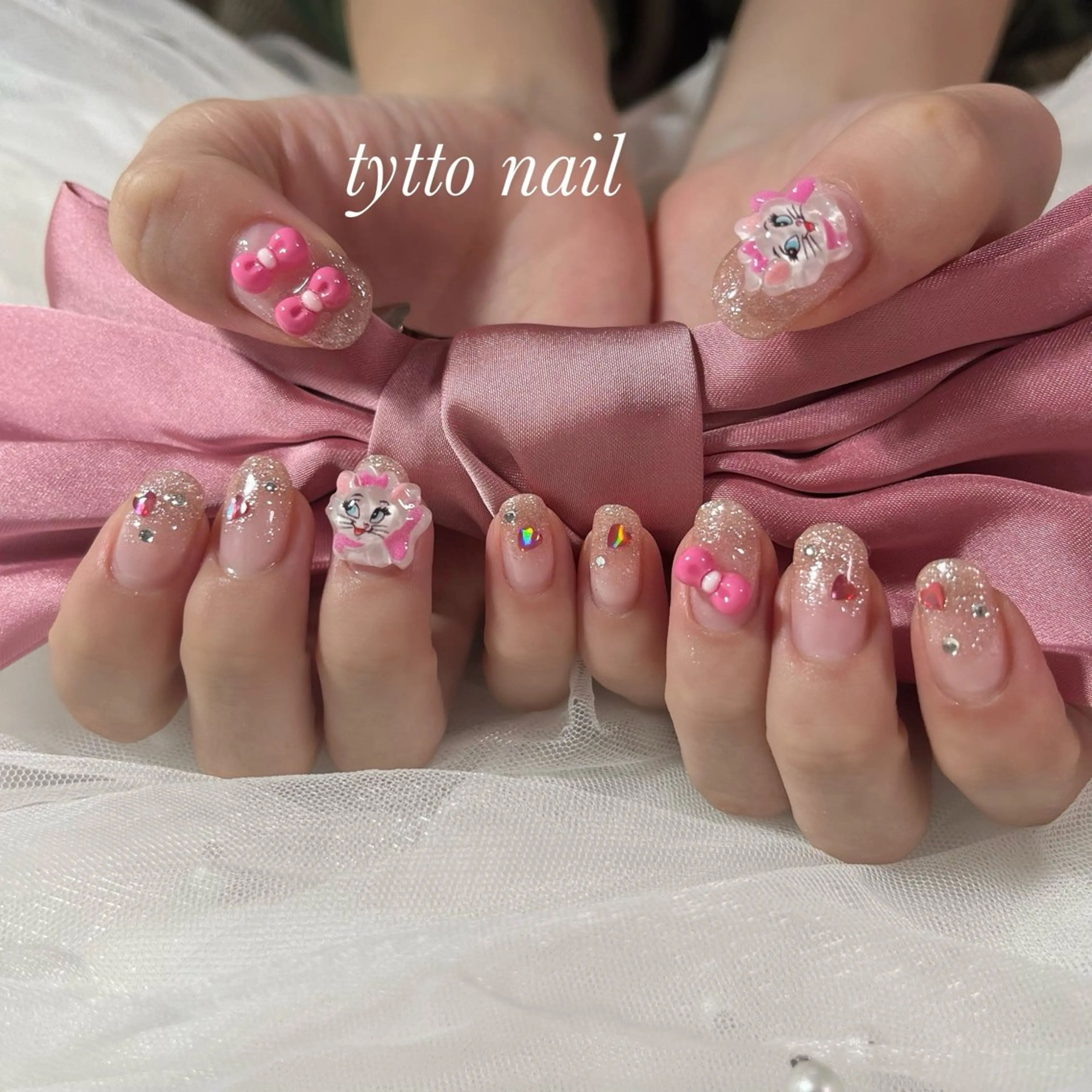 ネイル ガーリー グラデーション ハート ホログラムネイル 韓国ネイル ハンドネイル tytto nail ❤︎‪‪eri‪‪のネイルデザイン