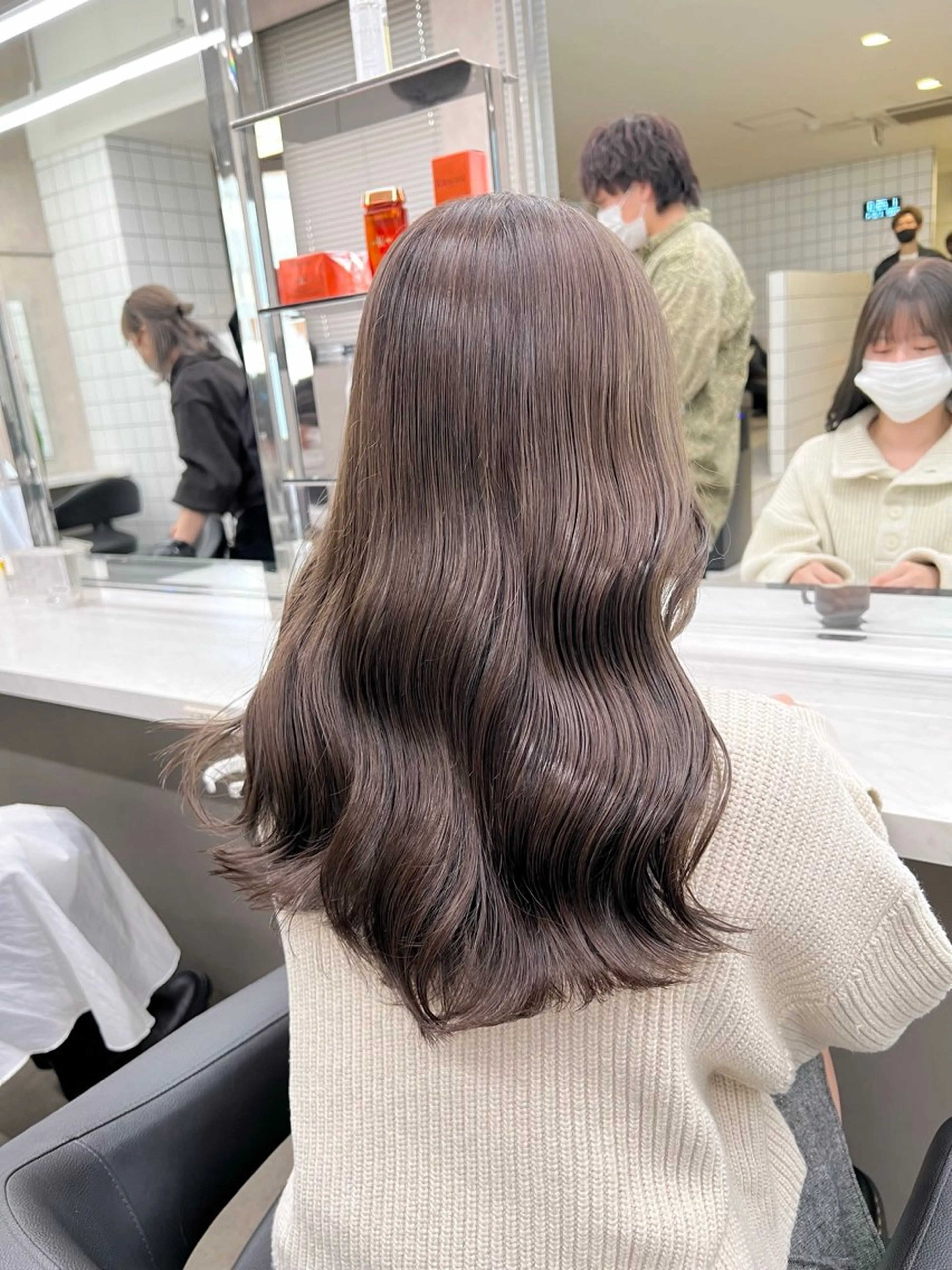 セミロング ヘアカラー トリートメント ヘッドスパ ヘアセット 💍レイヤーカット 艶髪💍亘紘輝のヘアスタイル