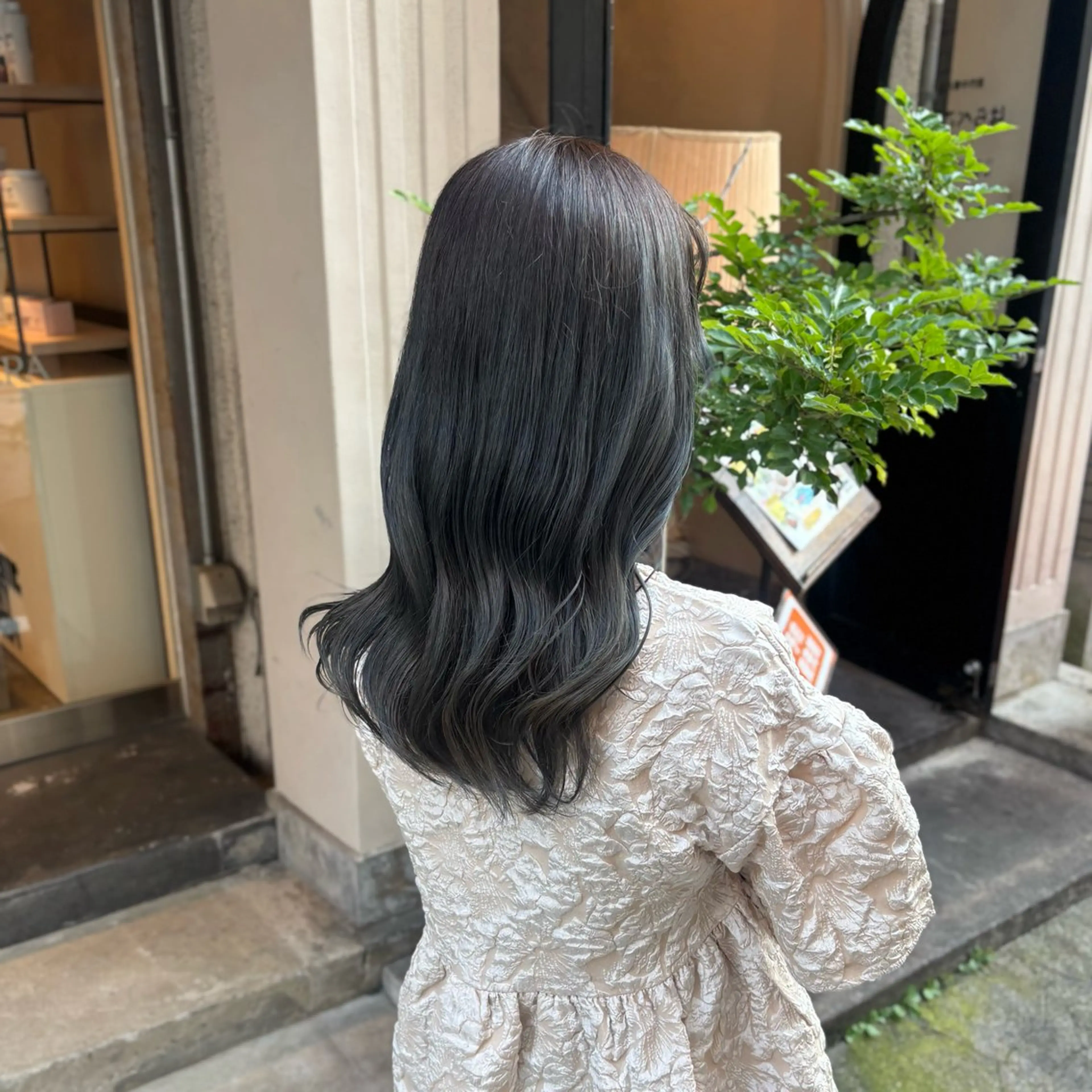 セミロング カラー ブラウンカラー オリーブブラウン オリーブカラー カット ヘアカラー トリートメント 芦刈咲来/髪質改善/ 赤み消し/顔周りのヘアスタイル