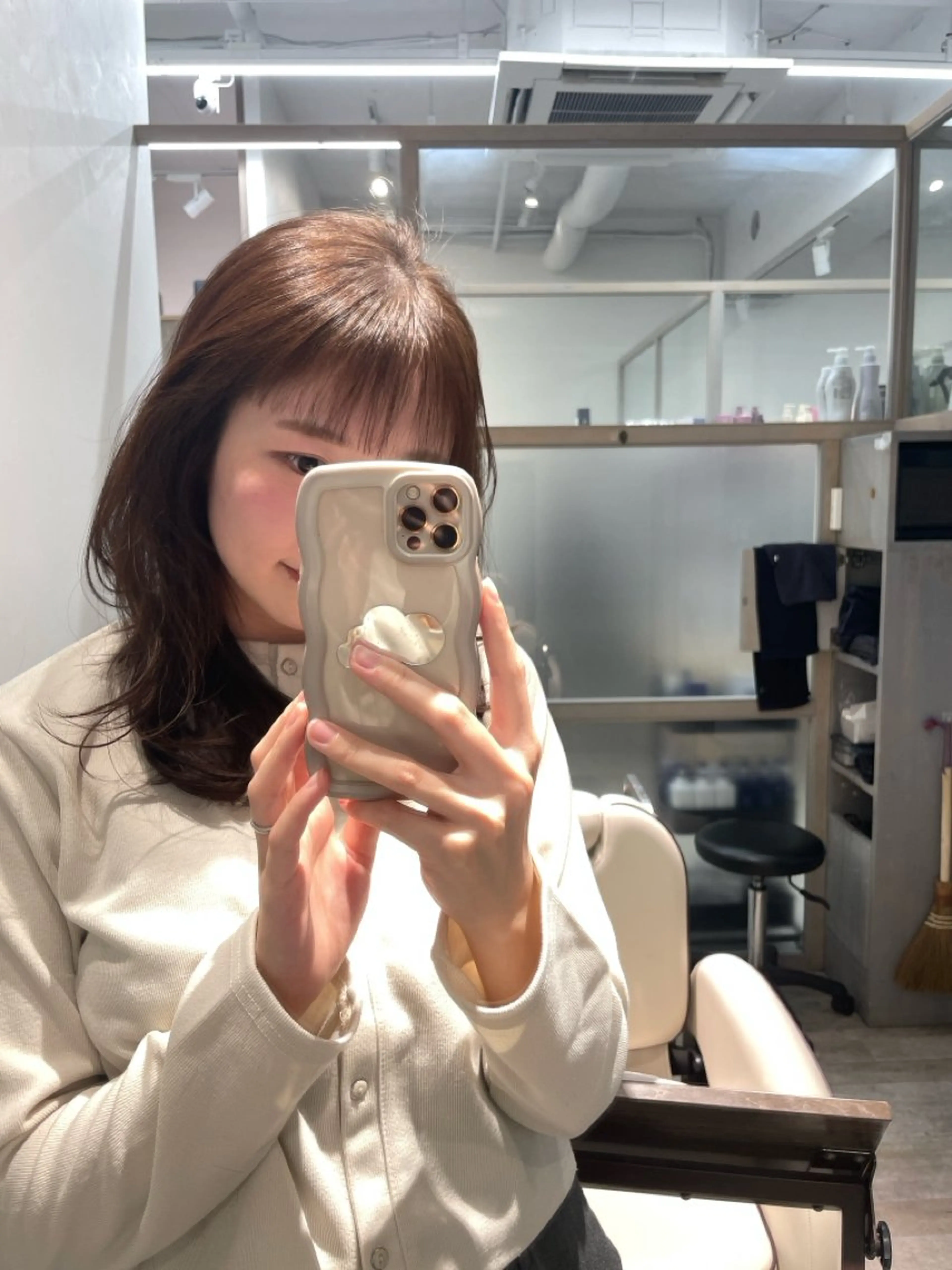 セミロング カラー ベージュカラー ブリーチ ブリーチなしカラー レイヤーカット 髪質改善×艶カラー Haruのヘアスタイル