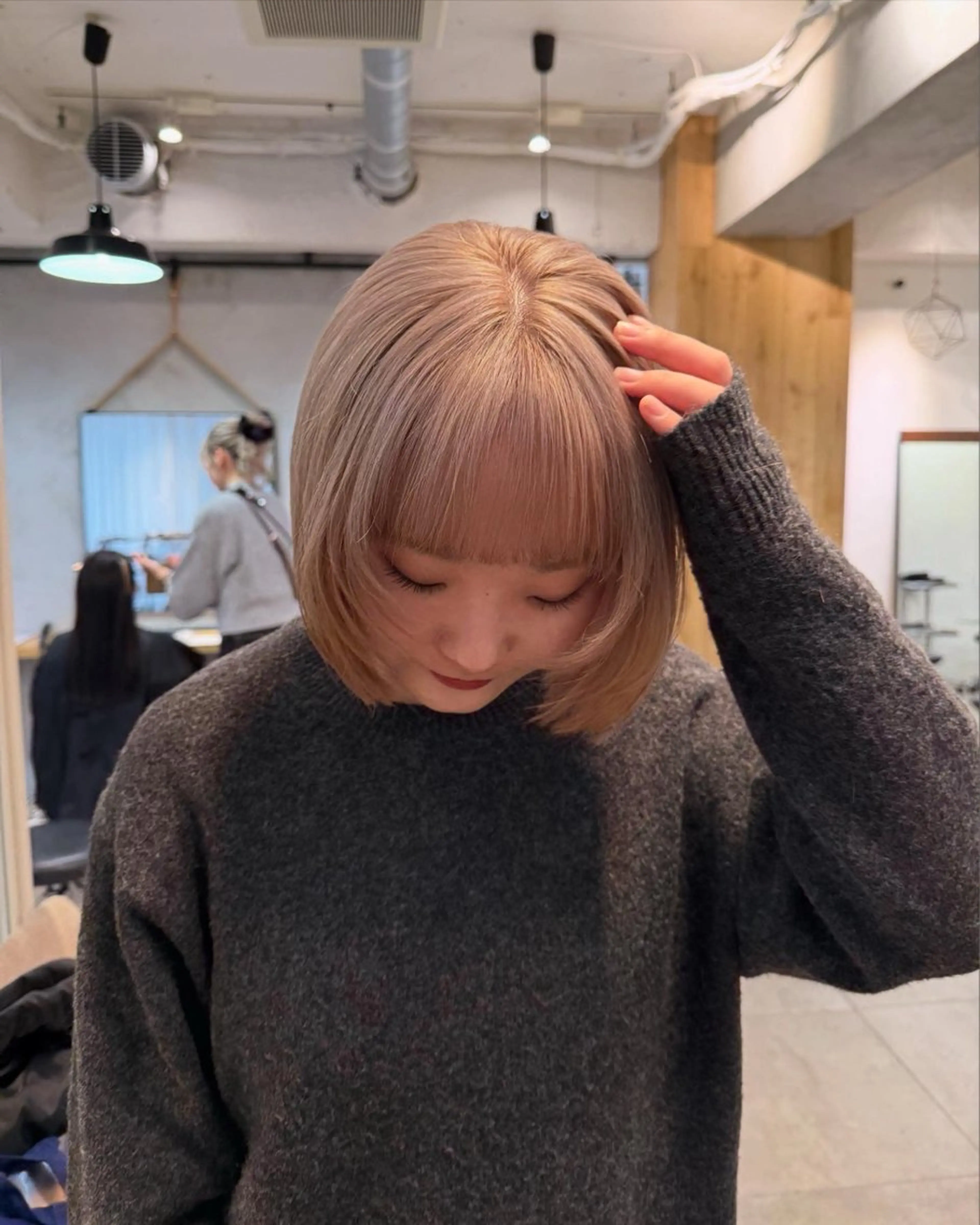 ショート カラー ミルクティー× グレージュMOMOのヘアスタイル