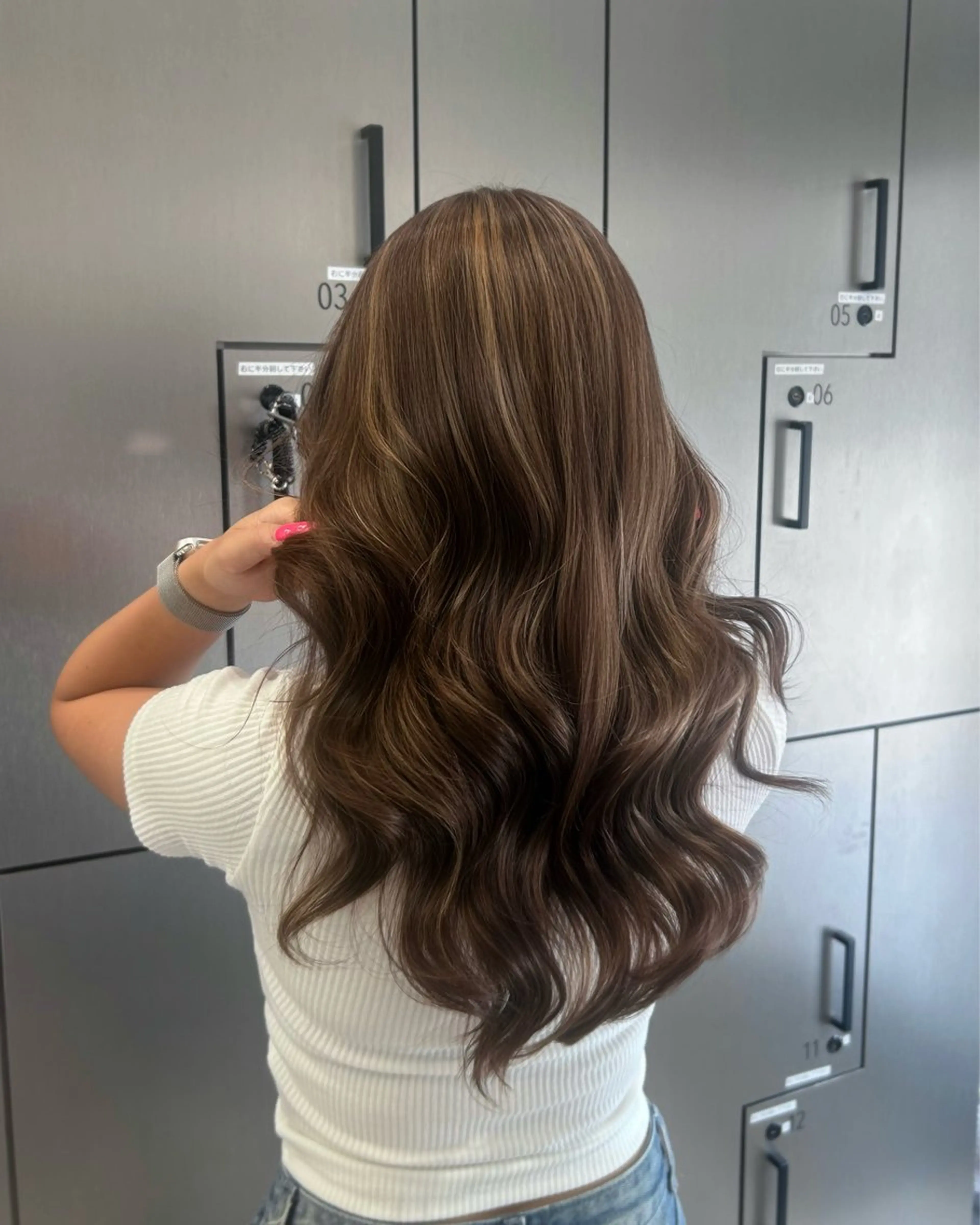 ロング 外国人風カラー ハイライト ヘアカラー トリートメント 大人レイヤー/艶髪 🇺🇸TOMONAのヘアスタイル