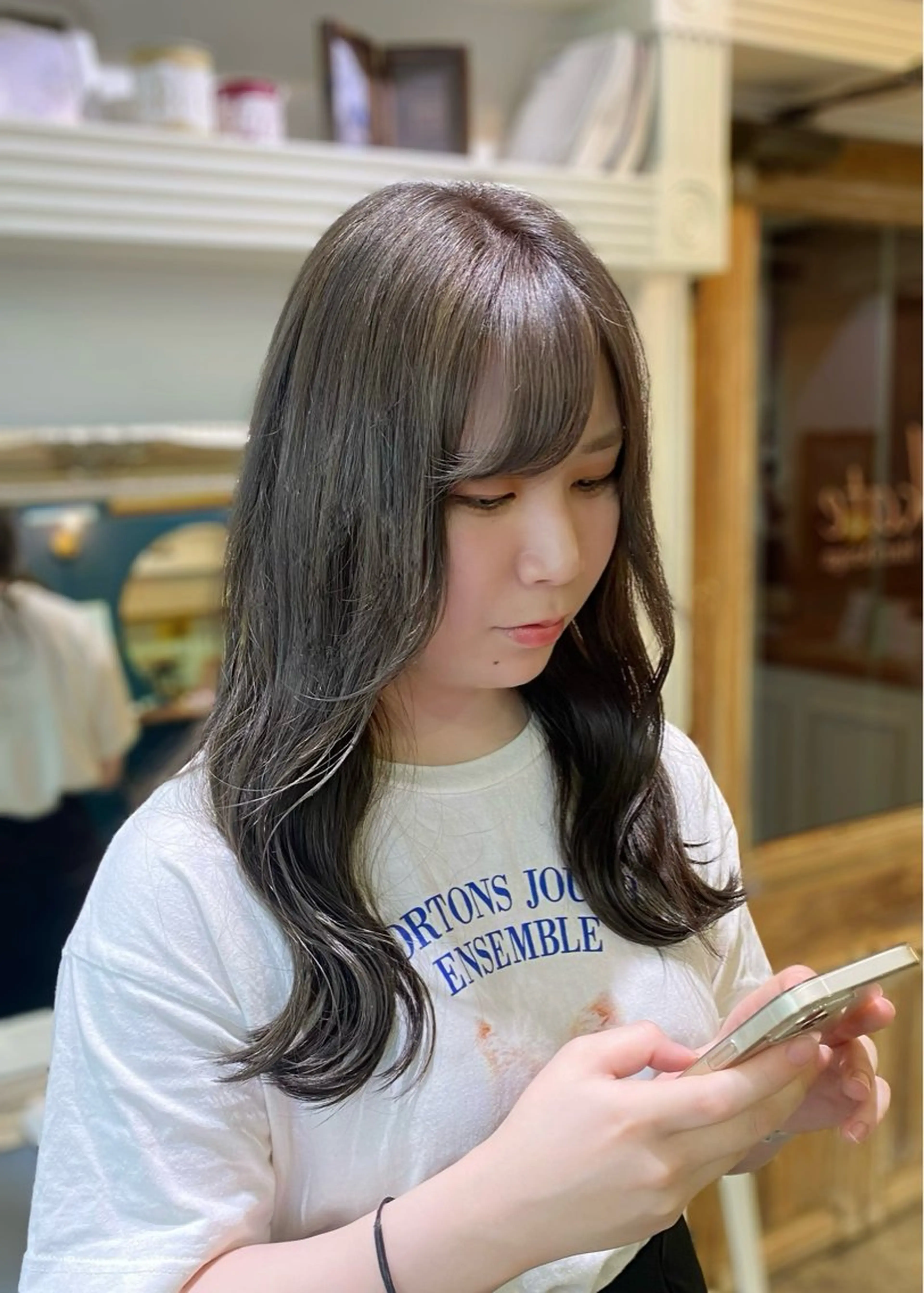 セミロング カラー ヘアアレンジ ブリーチ Narumi 🧚‍♂️のマツエク・マツパデザイン