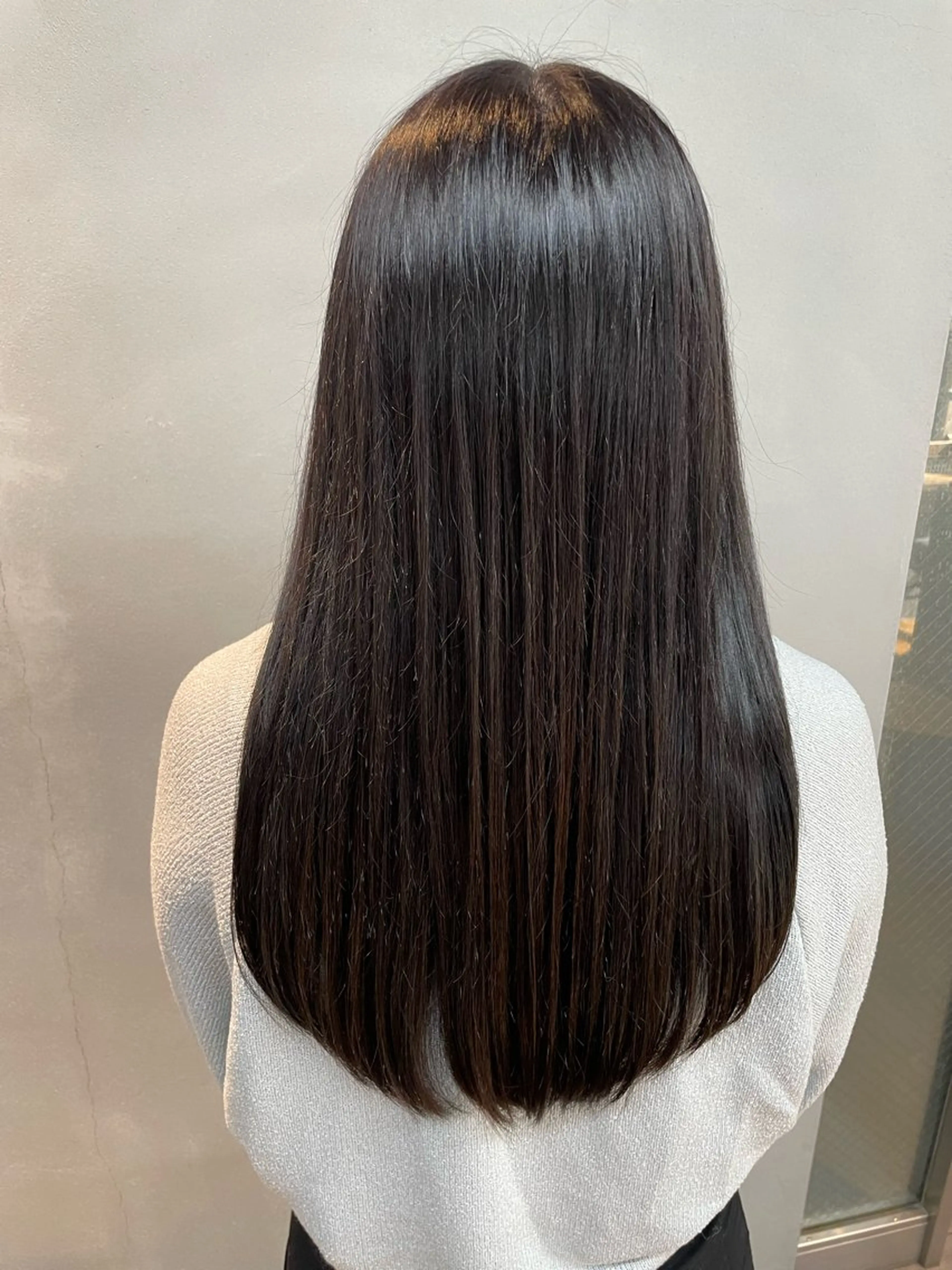 ロング カラー アッシュ アッシュグレー ヘアカラー トリートメント 女性リピ90%🍨 🩷佐藤みずきのヘアスタイル