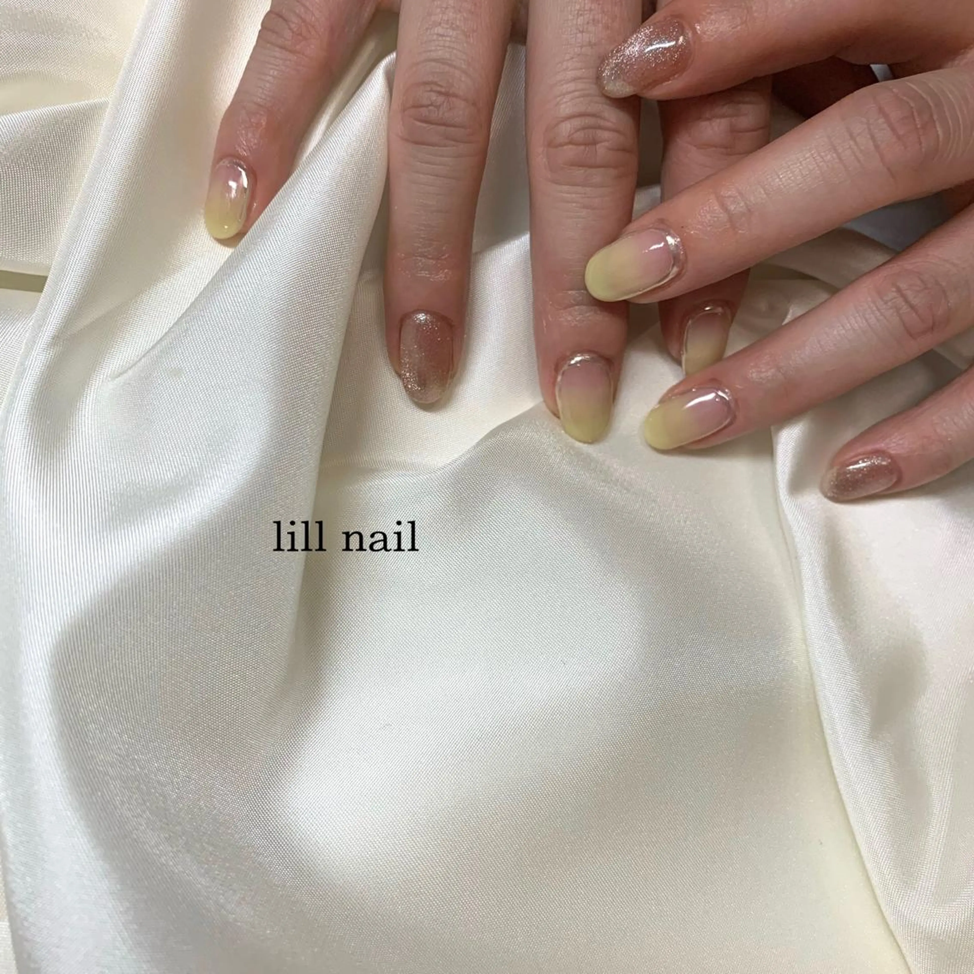 ミディアム pllia beautyのネイルデザイン