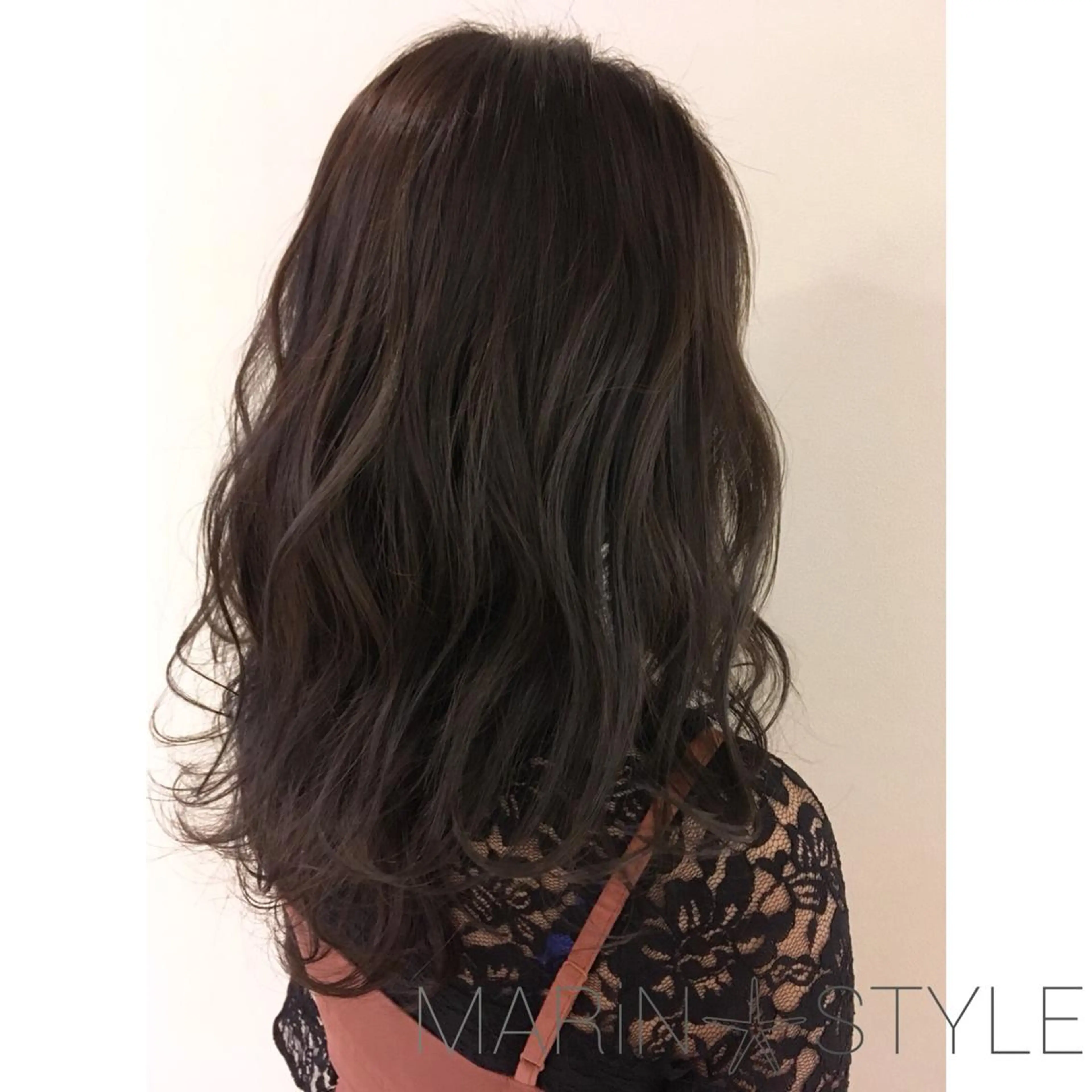 セミロング ママ美容師 マリンさんのヘアスタイル