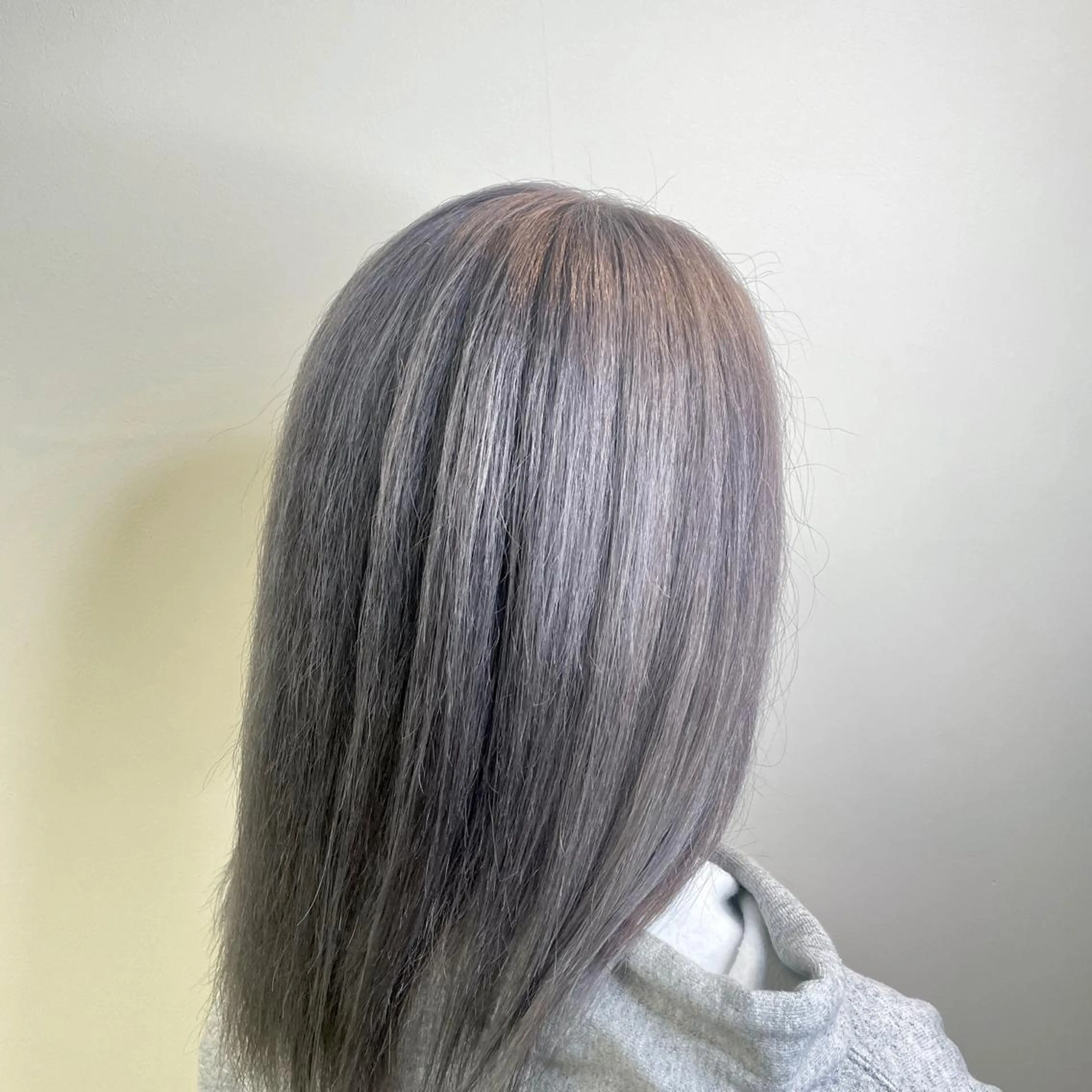 ミディアム カラー パーマ ヘアアレンジ メンズ メンズブリーチ ブリーチ グレージュ シルバー シルバーグレージュ ヘアカラー トリートメント ヘッドスパ Hair make frei所属・メンズ専門美容師 堀井隼のヘアスタイル