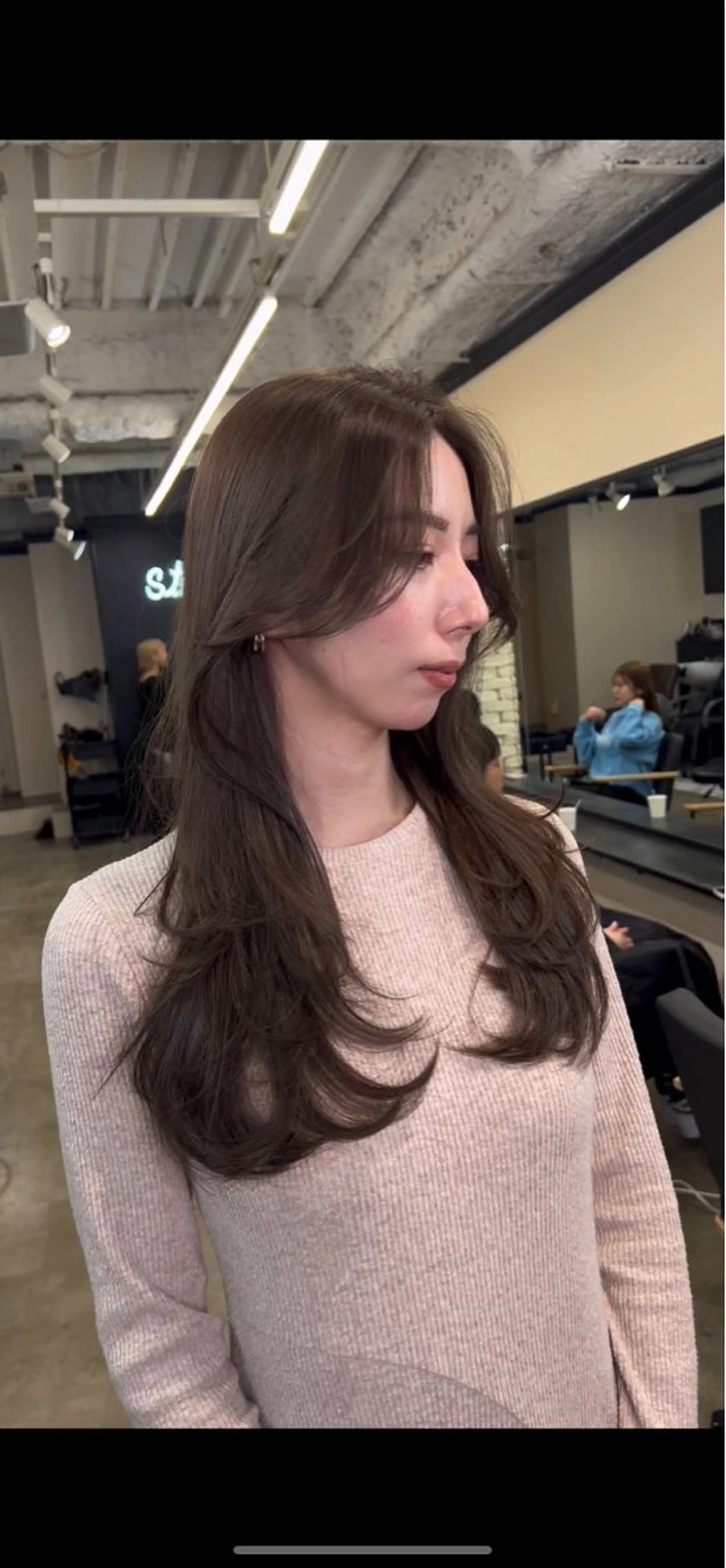 ロング カラー ロングレイヤー くびれヘア 外国人風カラー レイヤーカット ロング 🩶透明感グレージュ /レイヤー🩶のヘアスタイル