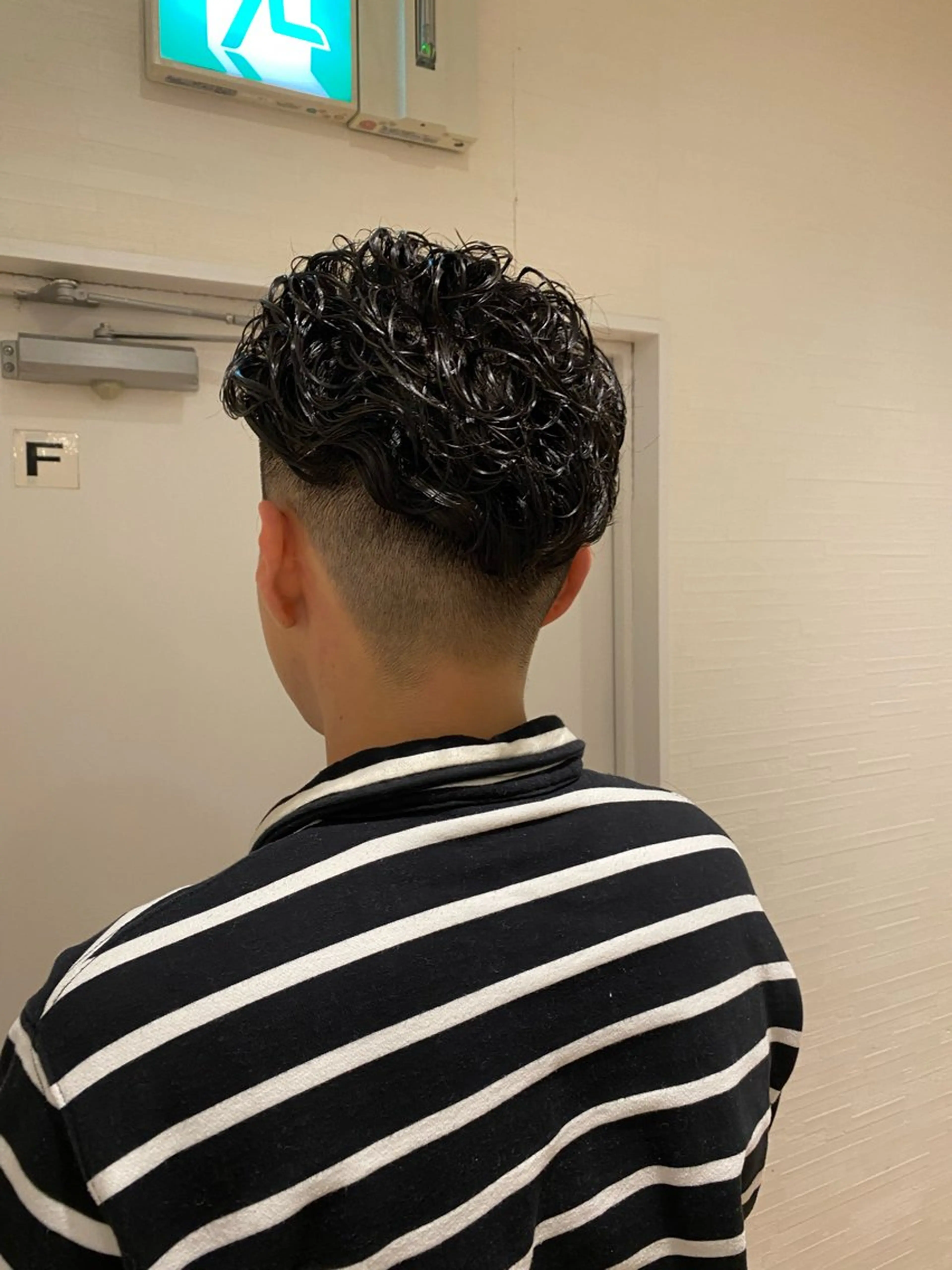 石川指名限定メンズカットパーマメニュー指名料金込み50%offから7150円になります。の写真
