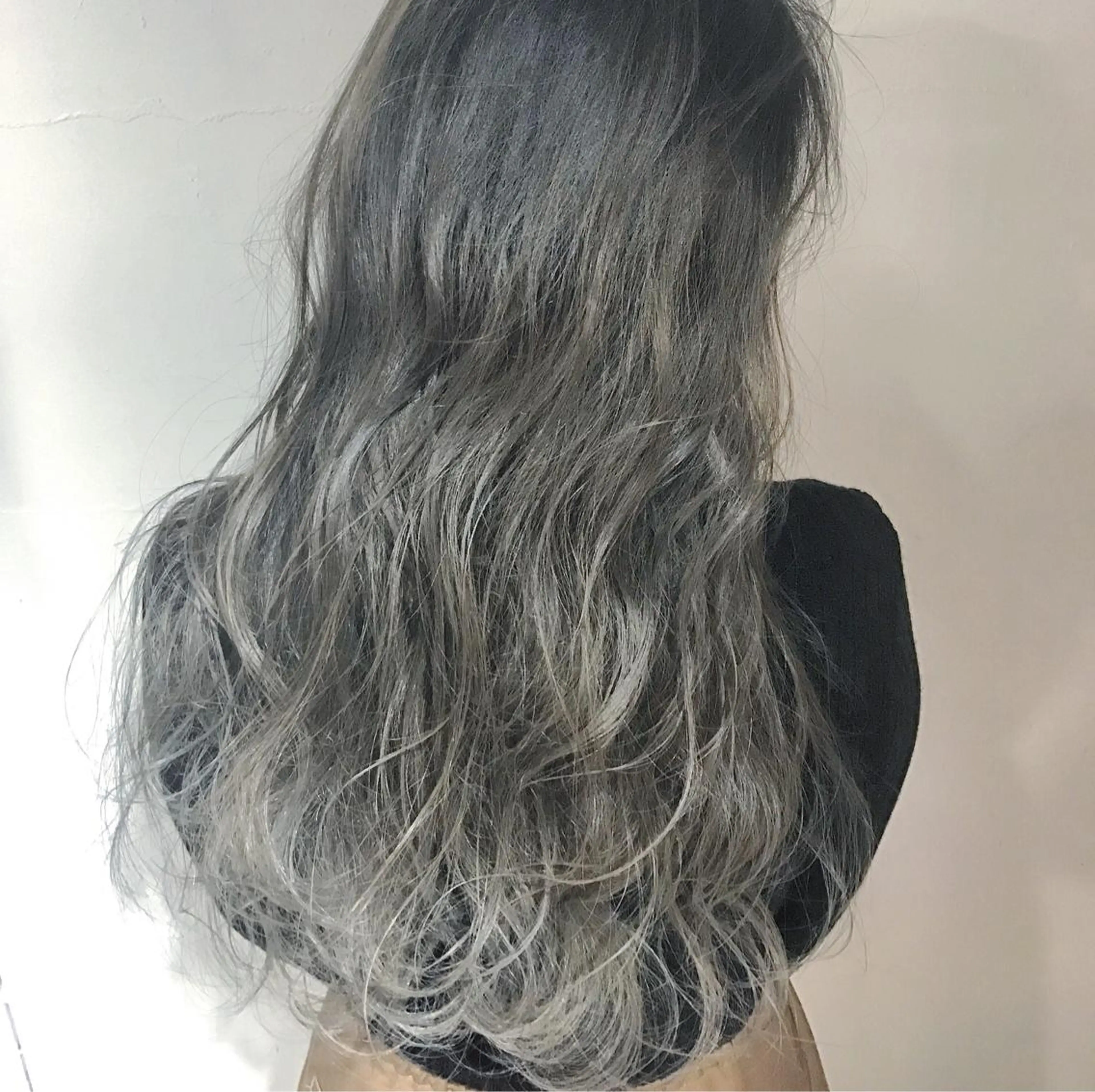 セミロング ヘアカラー WATARU🔥／ 外国人風ハイライトのヘアスタイル