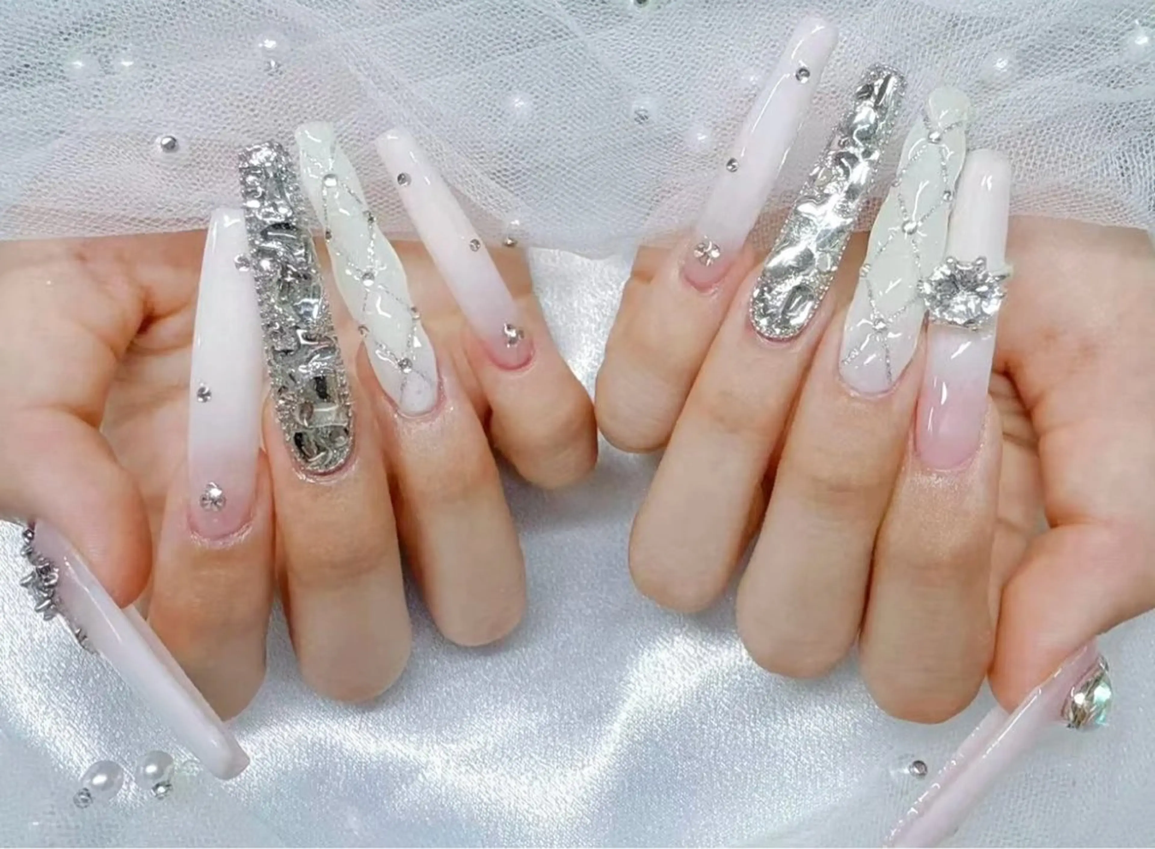 ネイル フットネイル ジェルネイル マグネットネイル 持ち込み ワンカラーネイル ハンドネイル Mimo beau ty   salonのネイルデザイン