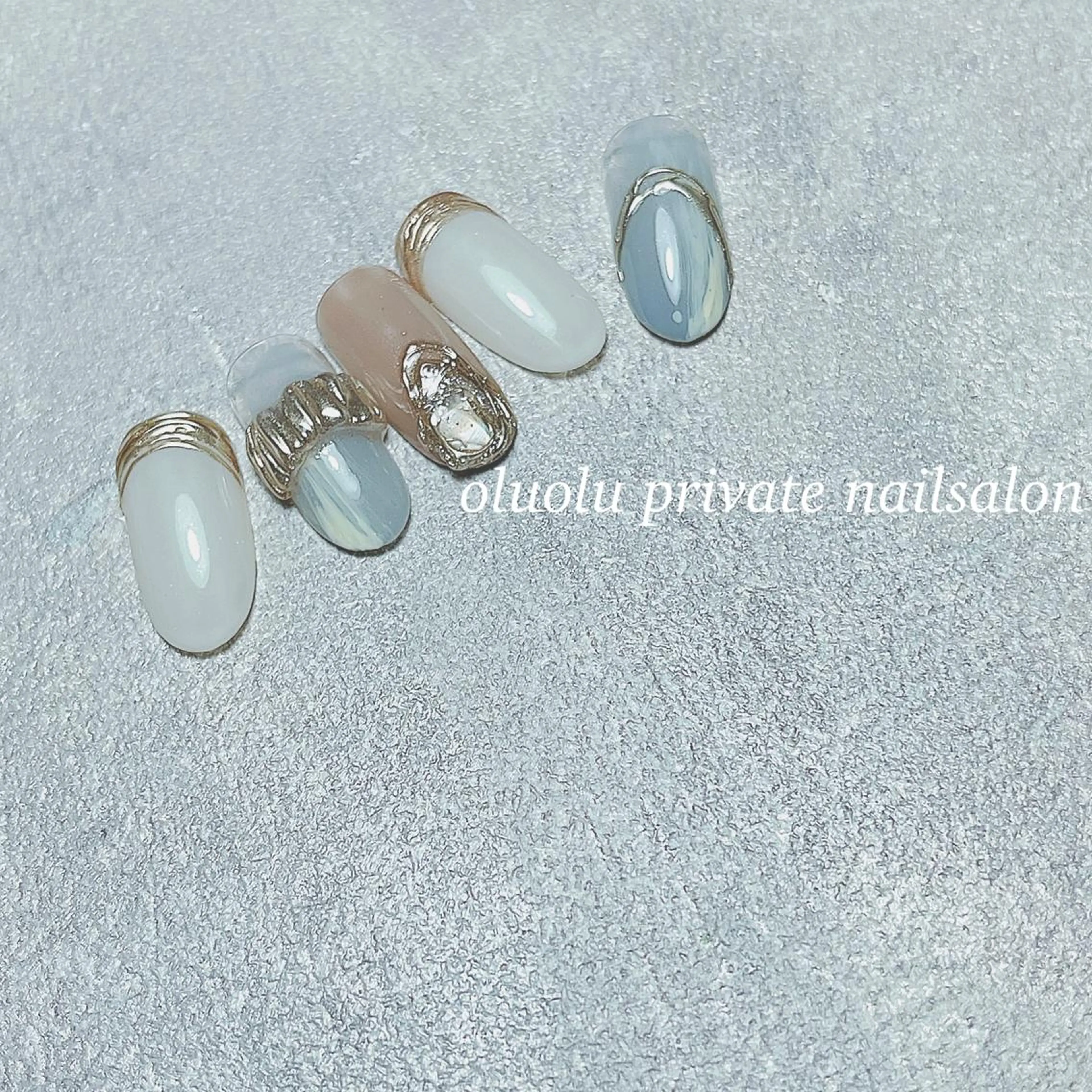 ネイル アートネイル ブラウン フットネイル ミラーネイル ニュアンスネイル ハンドネイル 大村 紬華のネイルデザイン