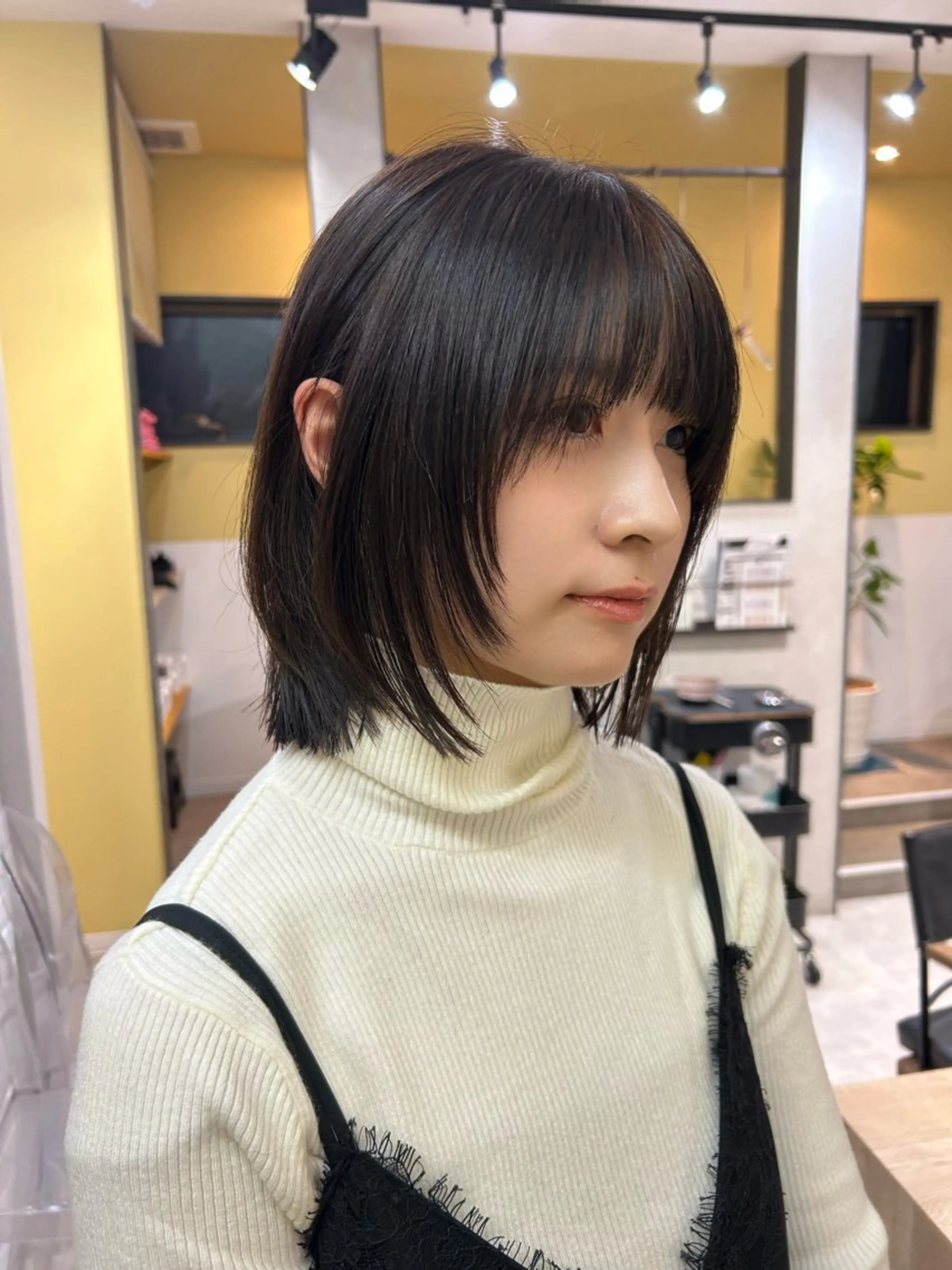 ミディアム ミディアムレイヤー レイヤーカット カット トリートメント hub hair レイヤー/透明感のヘアスタイル