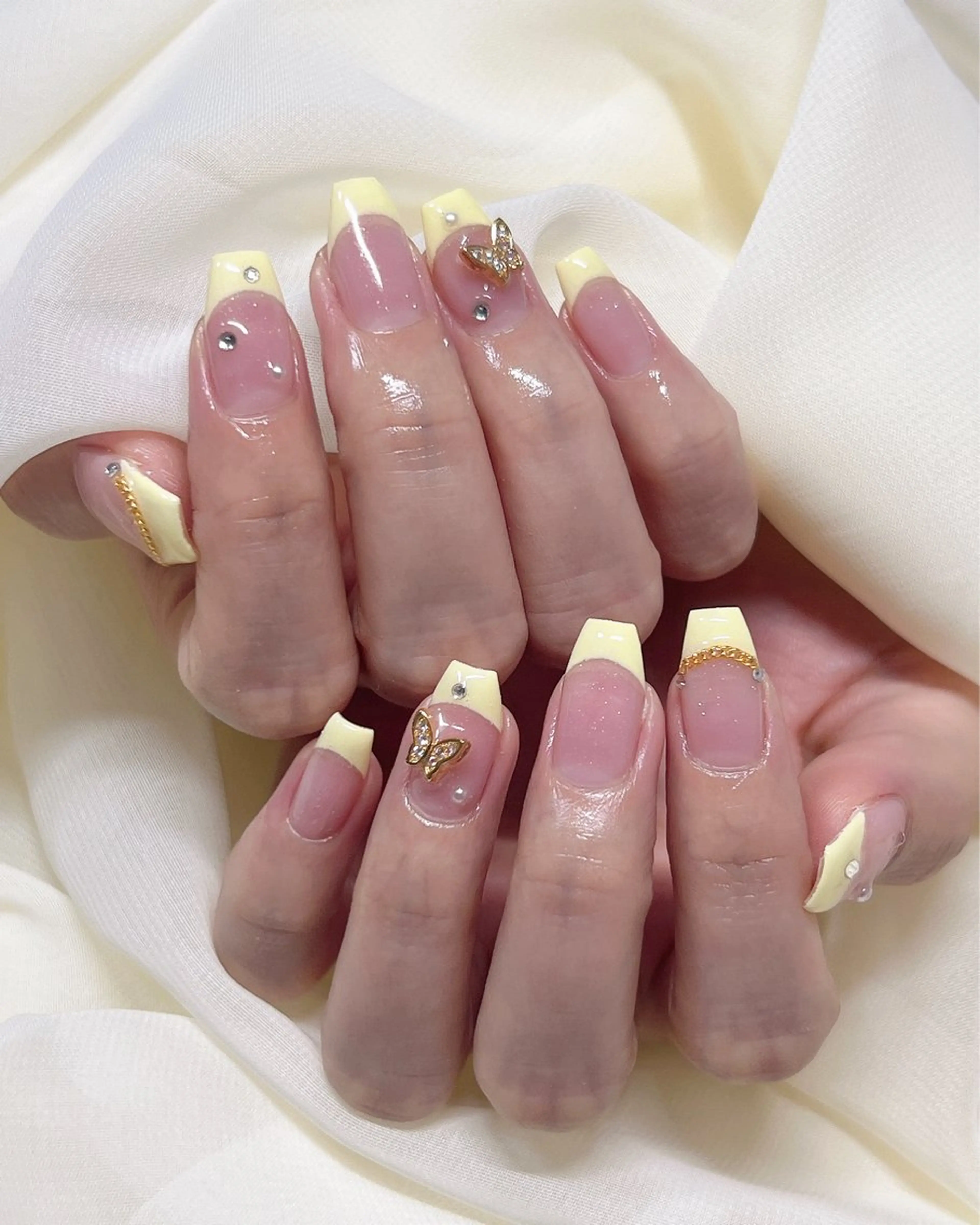 ネイル キラキラネイル シンプルネイル 黄色 nail salon MUAのネイルデザイン