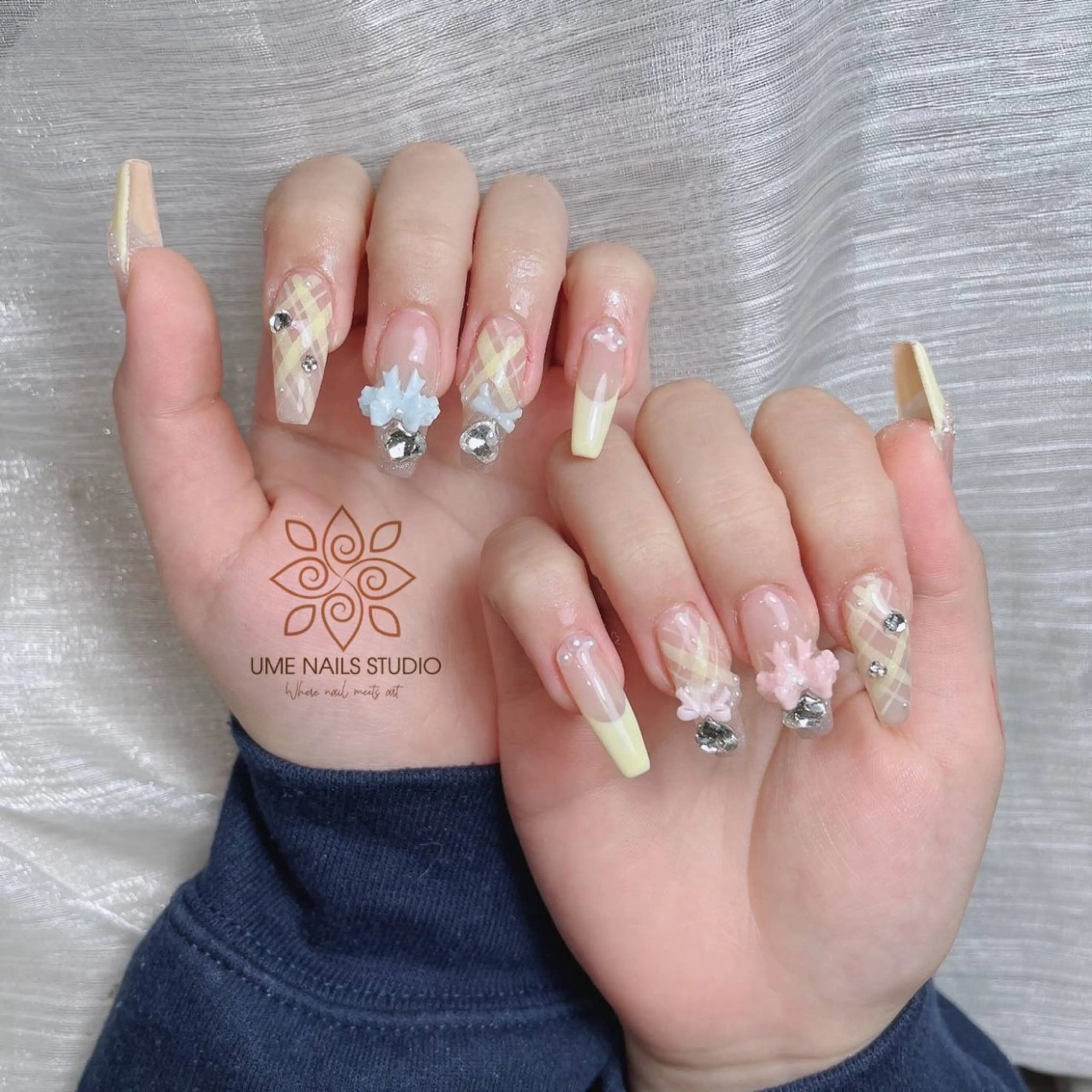 ネイル チークネイル クリアネイル ガーリー キラキラネイル 韓国ネイル ハンドネイル Ume Nail Studioのネイルデザイン