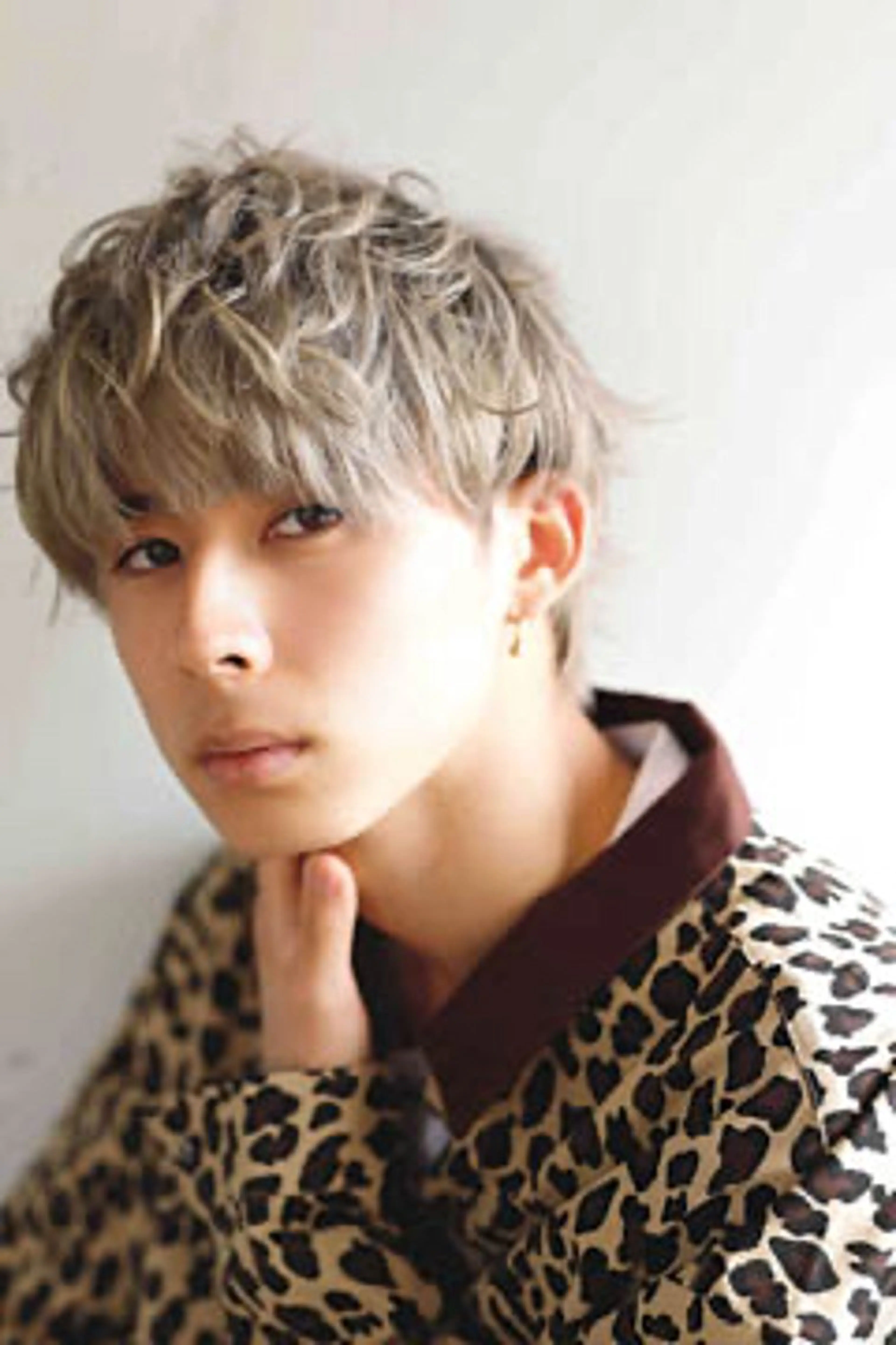 ショート カラー メンズ メンズブリーチ ブリーチ カット ヘアカラー 髪質改善shoma mikiのヘアスタイル