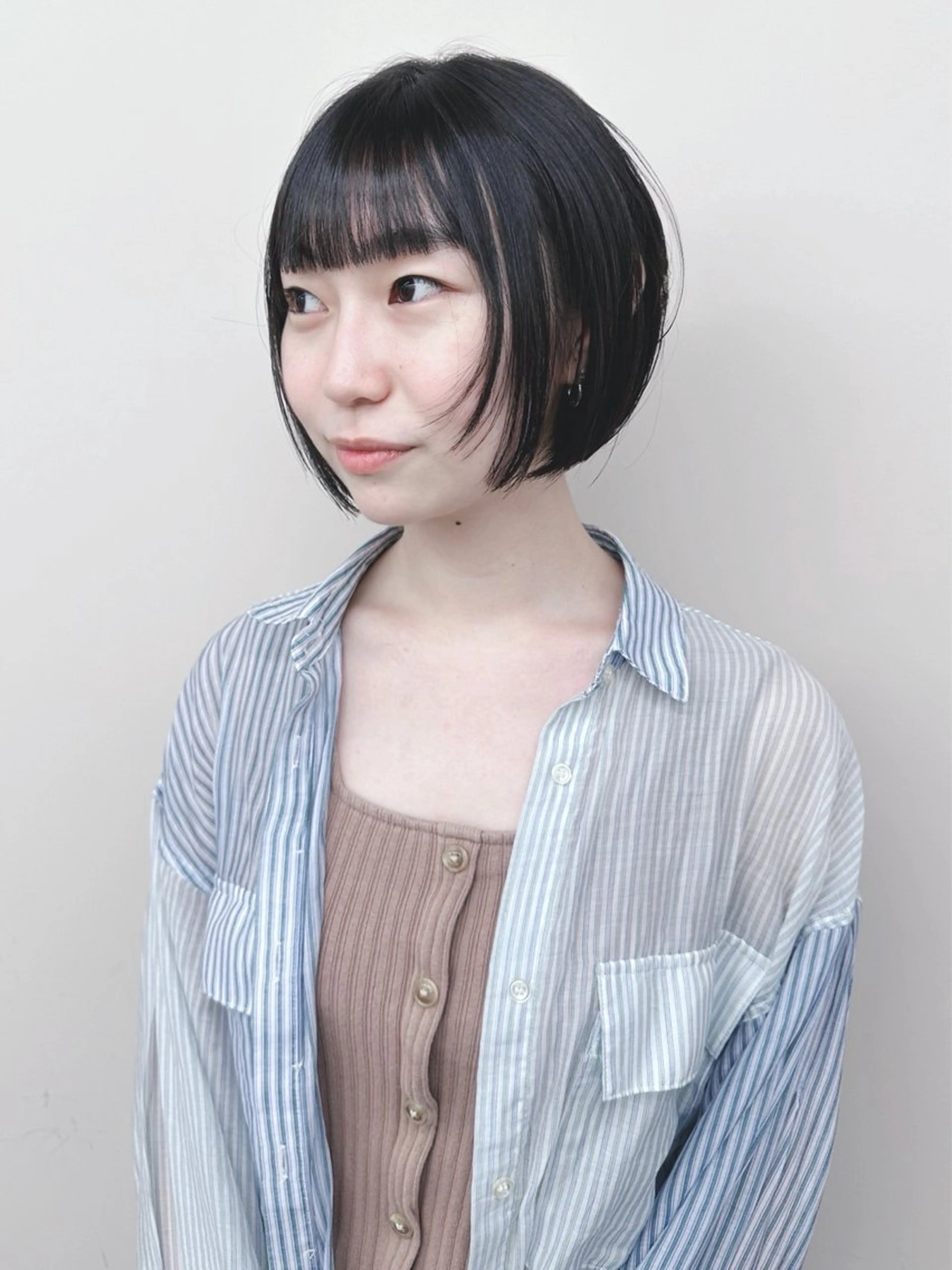 ショート カット とうい/パーマボブ/ くせ毛/丸みボブのヘアスタイル