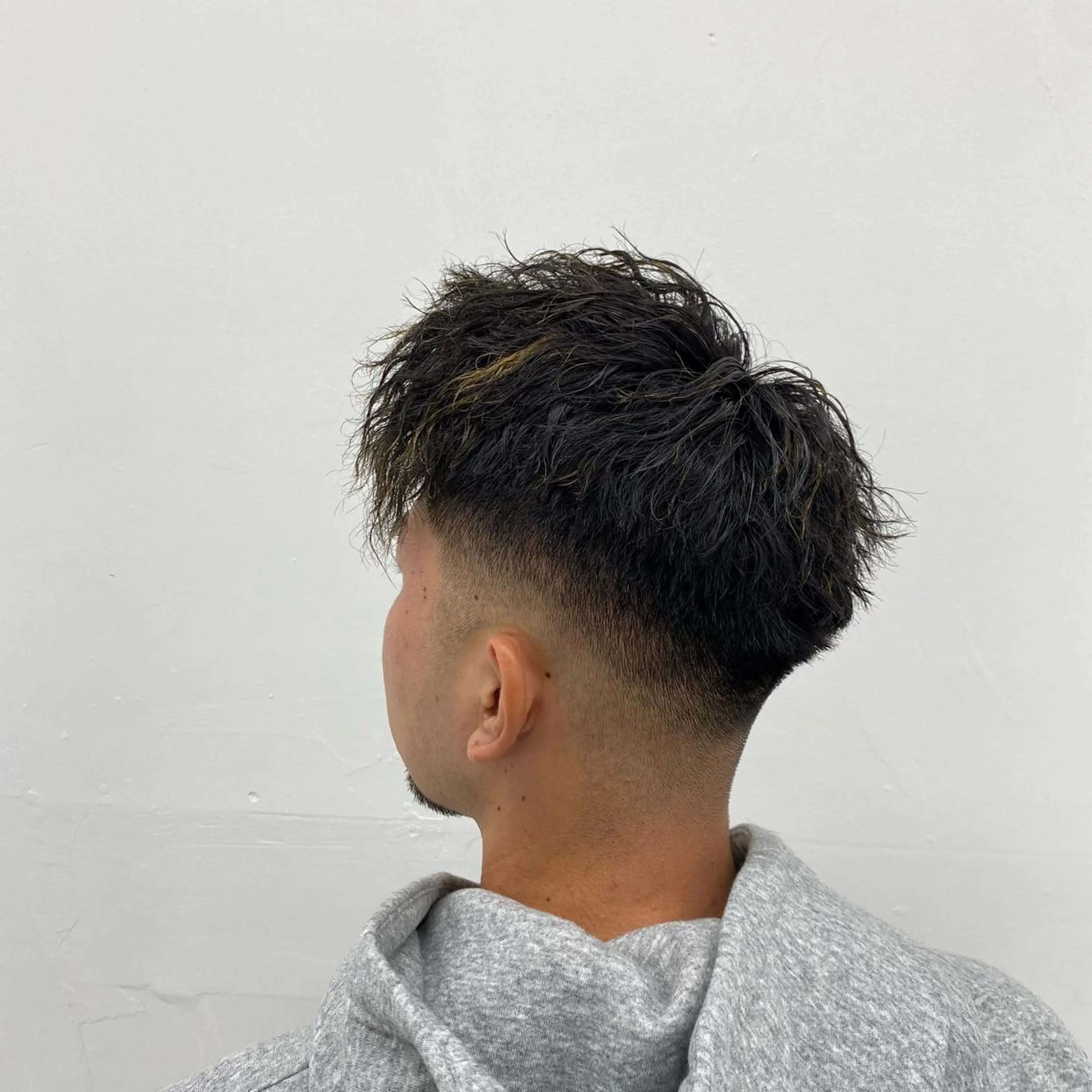 ショート ハイライト 【メンズ特化】短髪 スパイキーショートのヘアスタイル