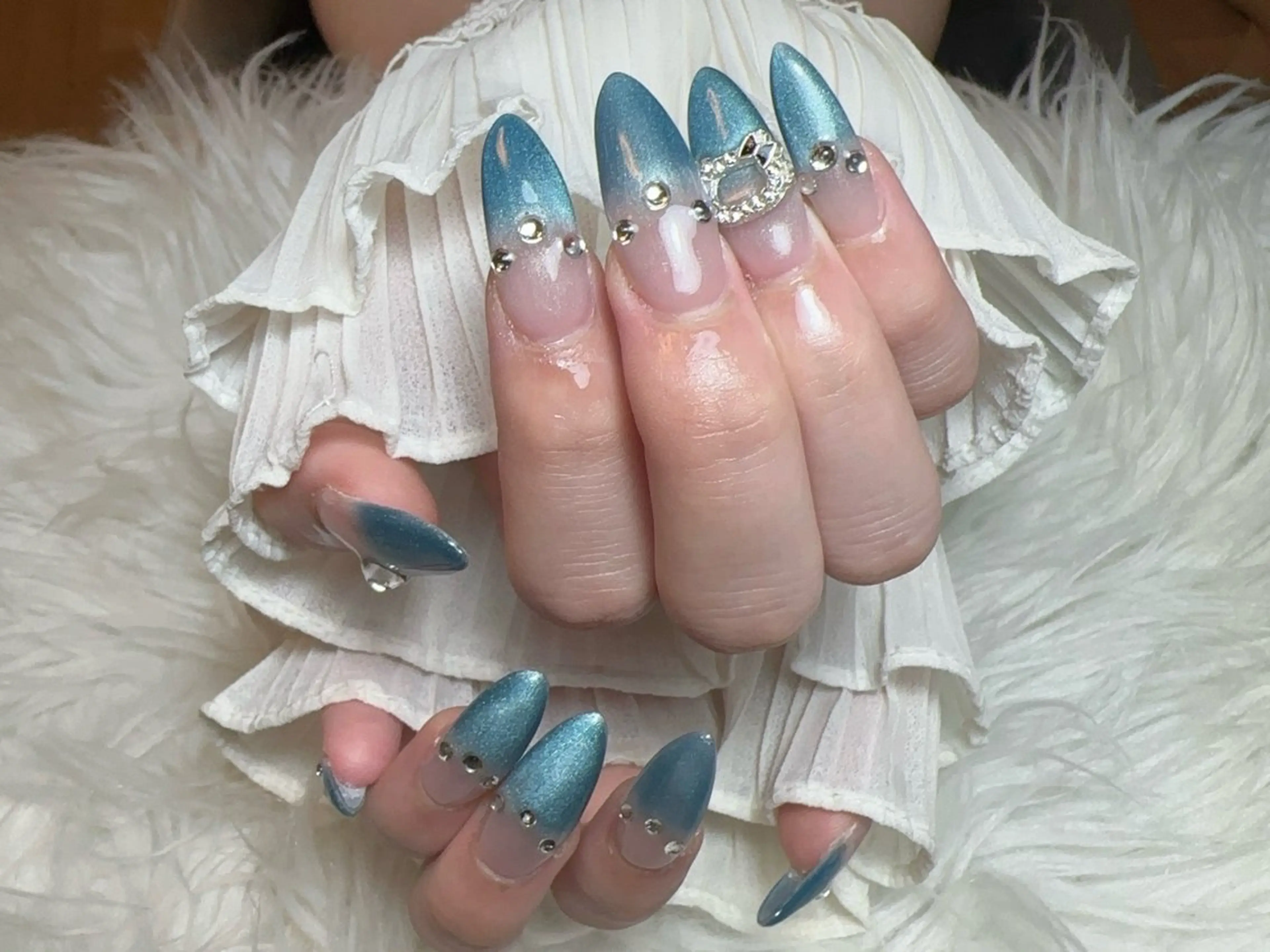 ネイル ハンドネイル ☁️Yun nail KiKi☁️のネイルデザイン