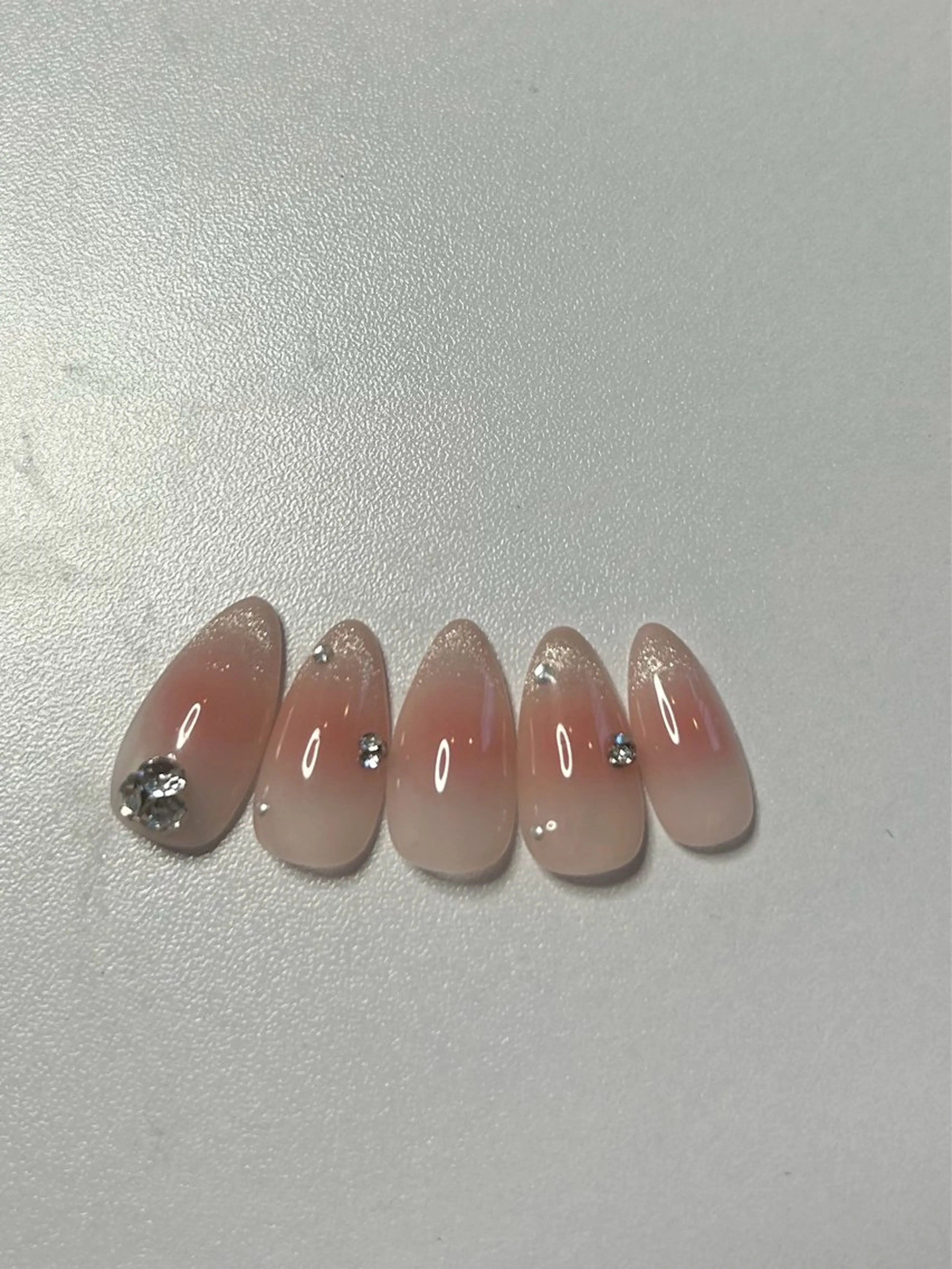 オフなしチークネイルの写真