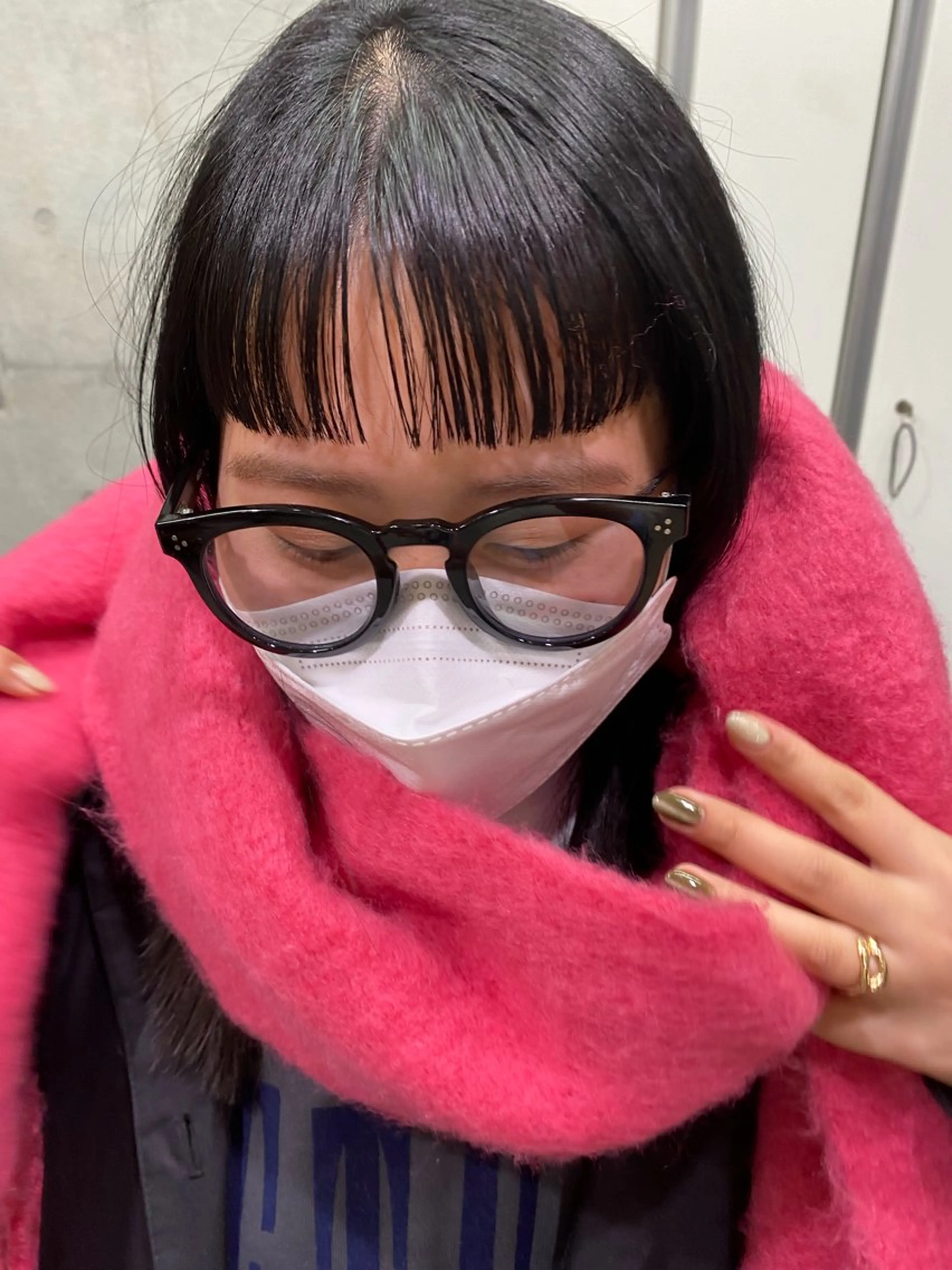 セミロング カット 室谷 侑奈のヘアスタイル