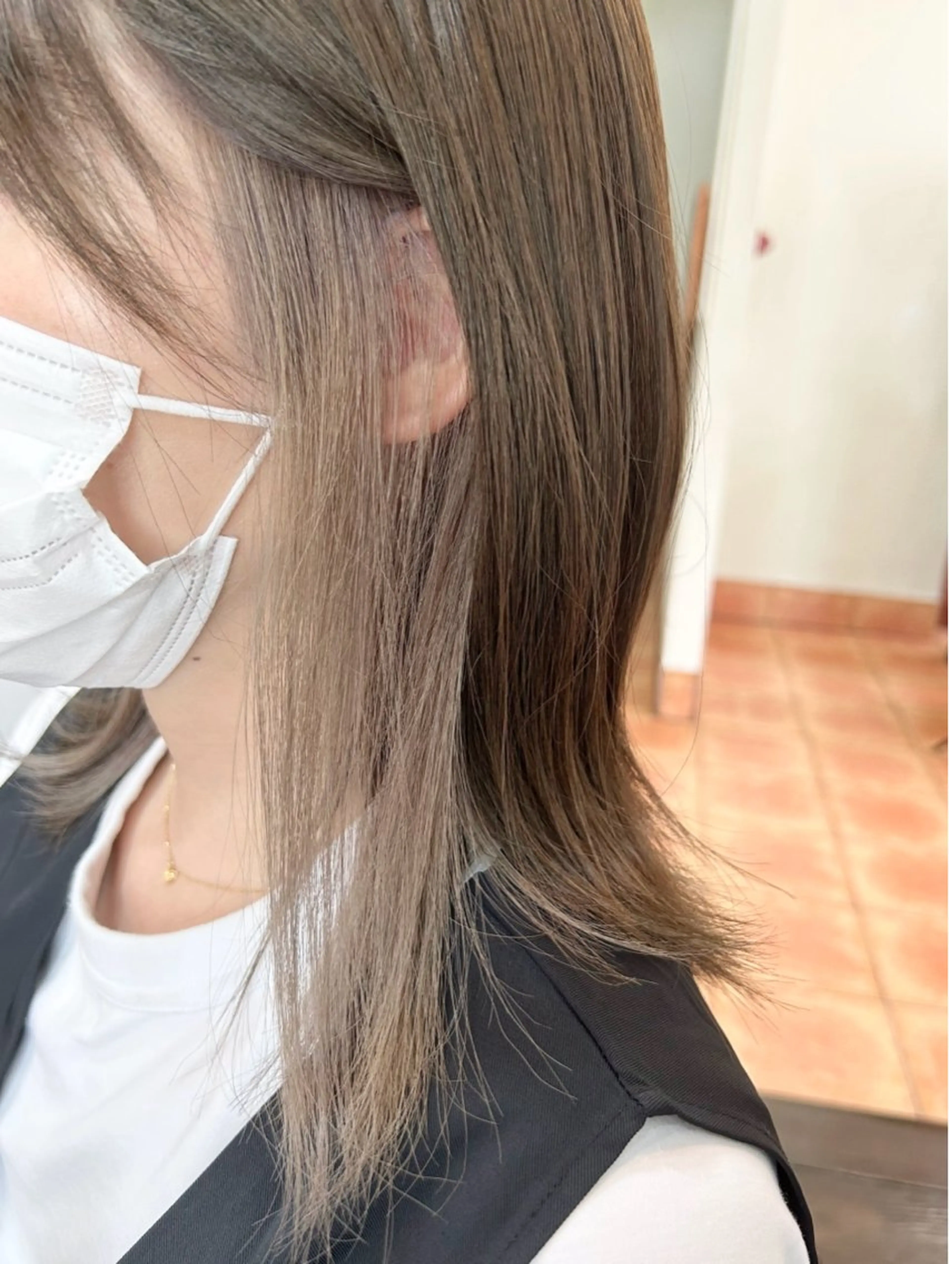 カラー ベージュカラー インナーカラー ホワイトベージュ 坂本 瑞季のヘアスタイル