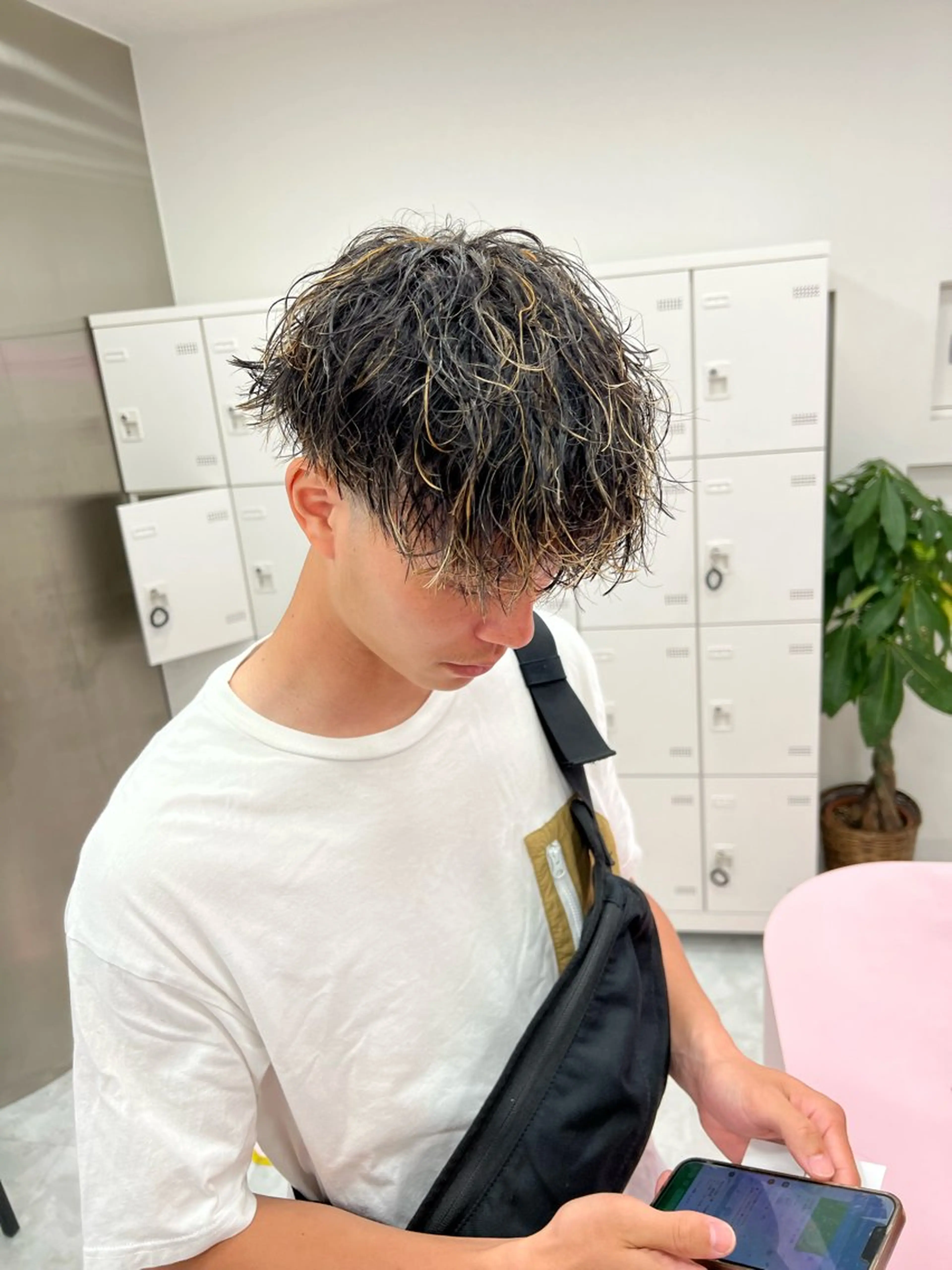 ミディアム カラー パーマ メンズ ミディアムパーマ センターパート メンズ韓国風 韓国マッシュ マッシュウルフ トレンド/レイヤー うる艶🪞CANDYのヘアスタイル