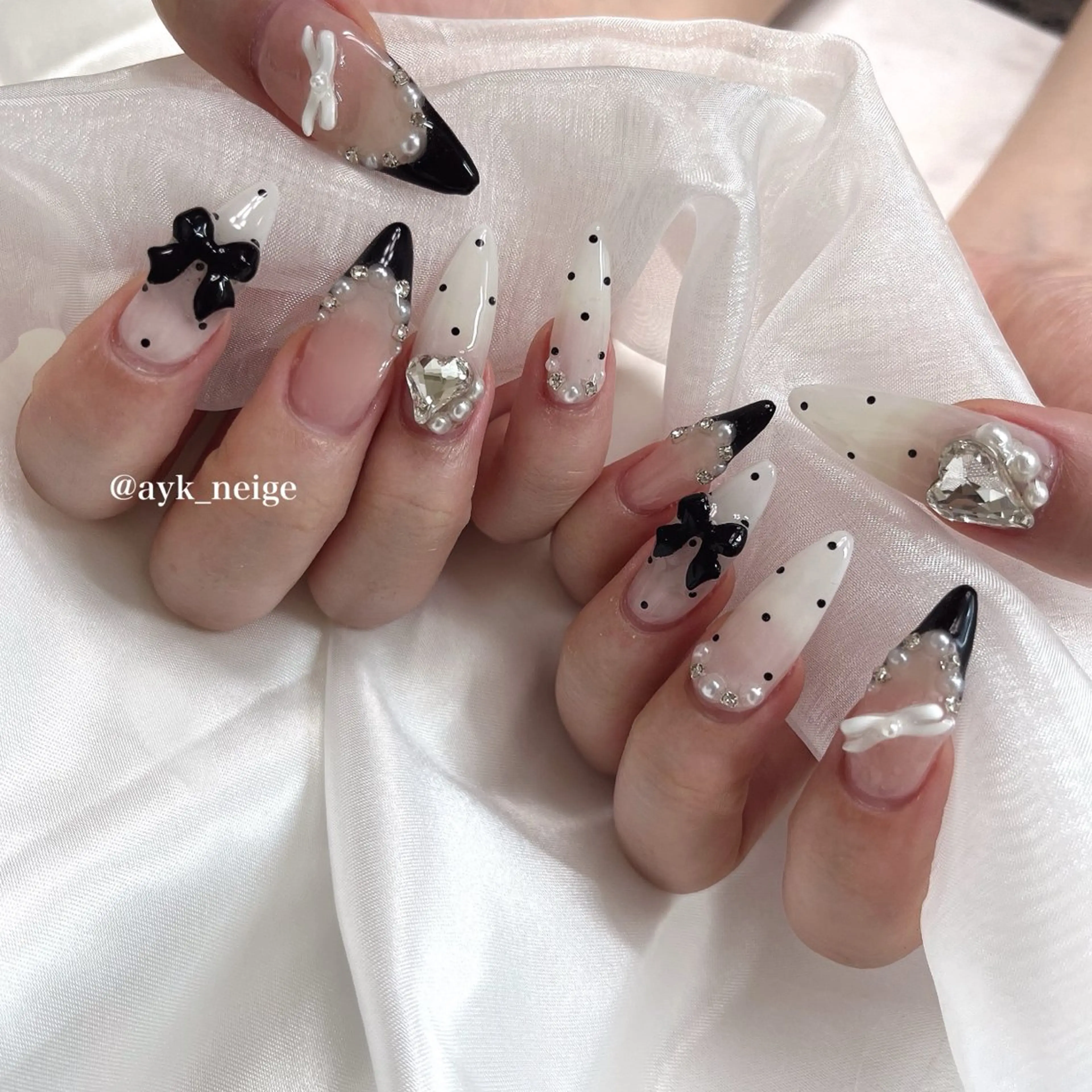 ネイル フットネイル フレンチネイル キラキラネイル 韓国ネイル マグネットネイル n'eige nail所属・大谷 綾香のネイルデザイン