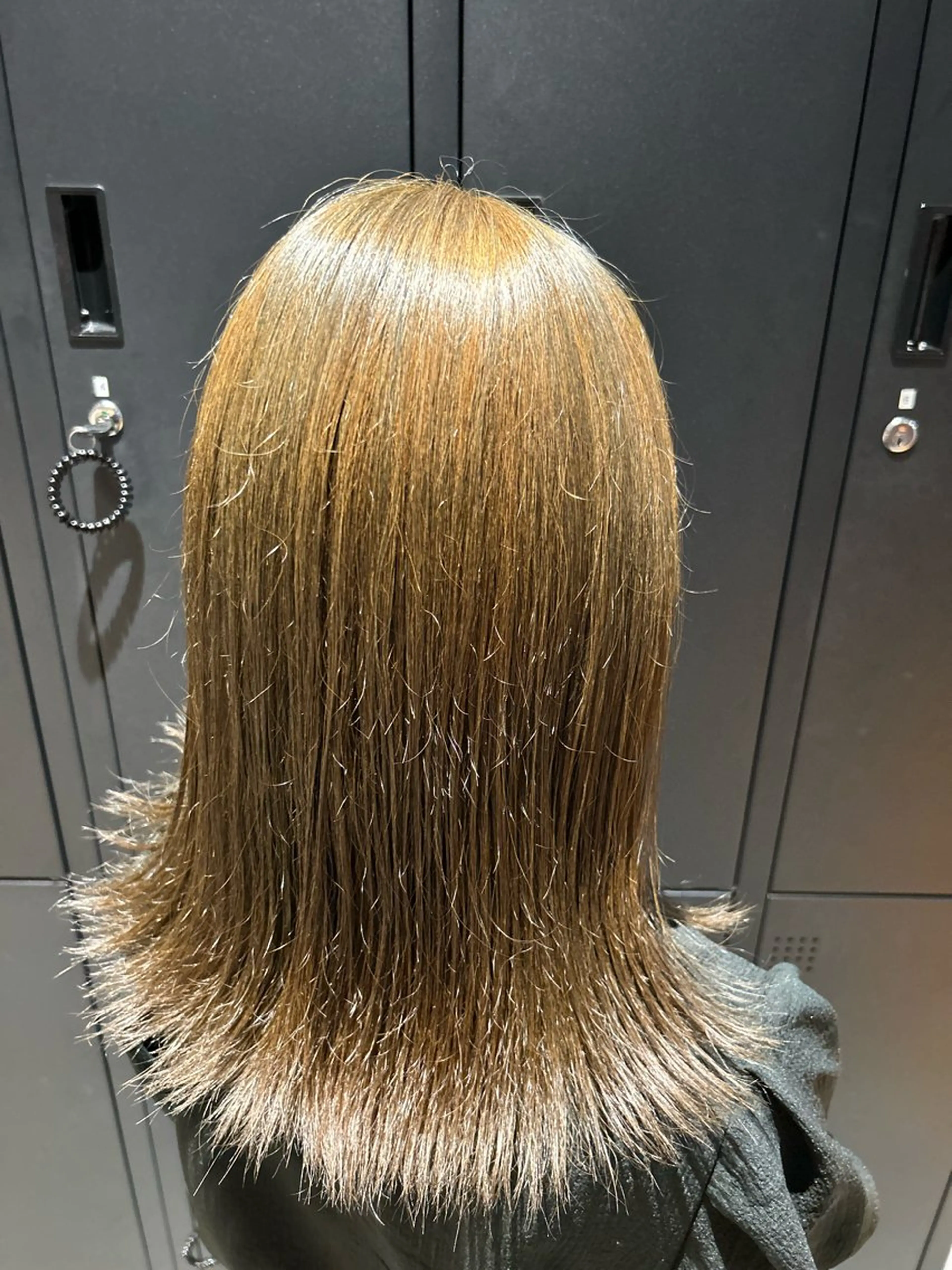 セミロング インナーカラー ✂️櫻井海星のヘアスタイル