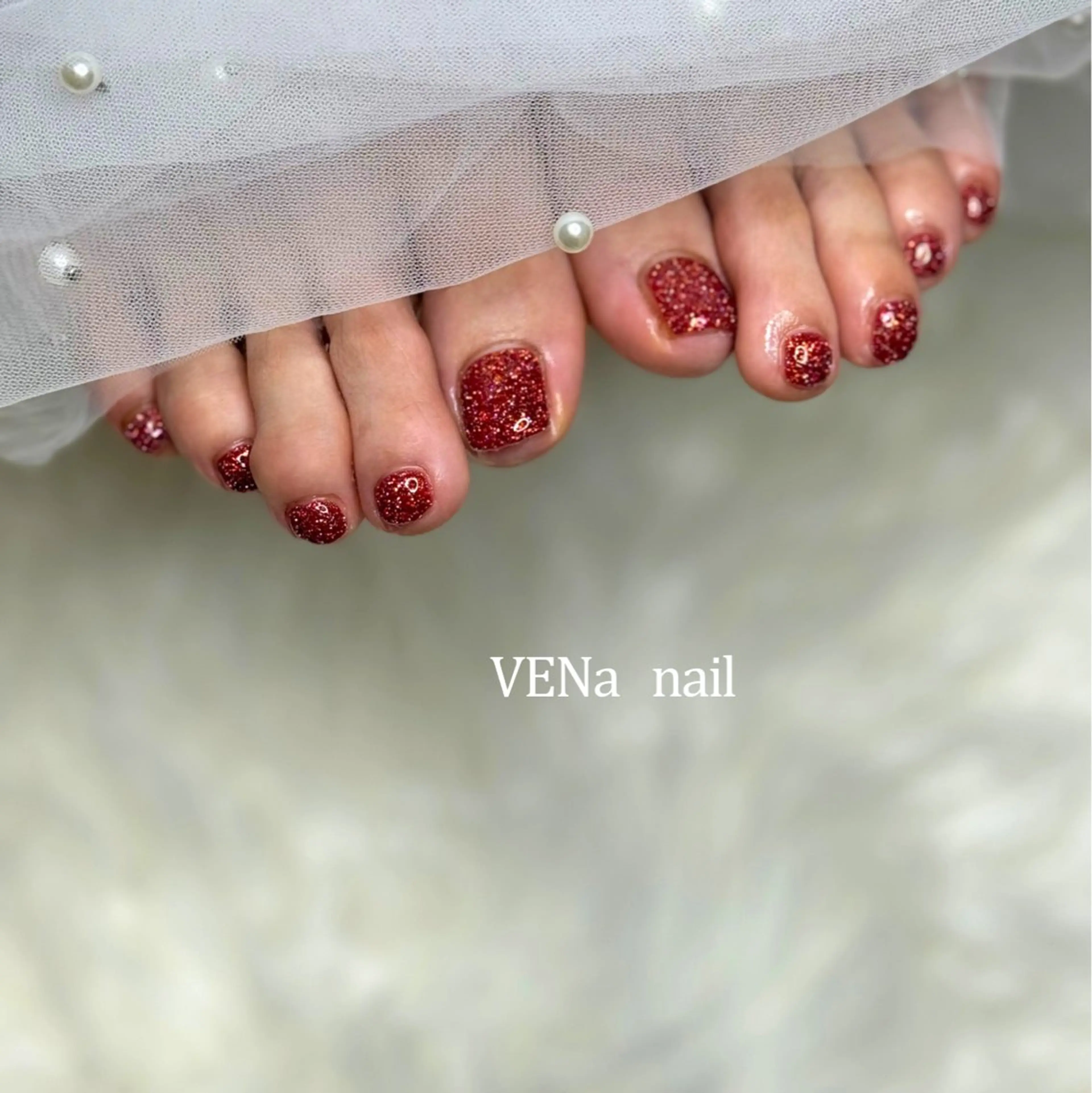 ネイル フットネイル ワンカラーネイル フットネイル VENa eye＆ nail salonのネイルデザイン