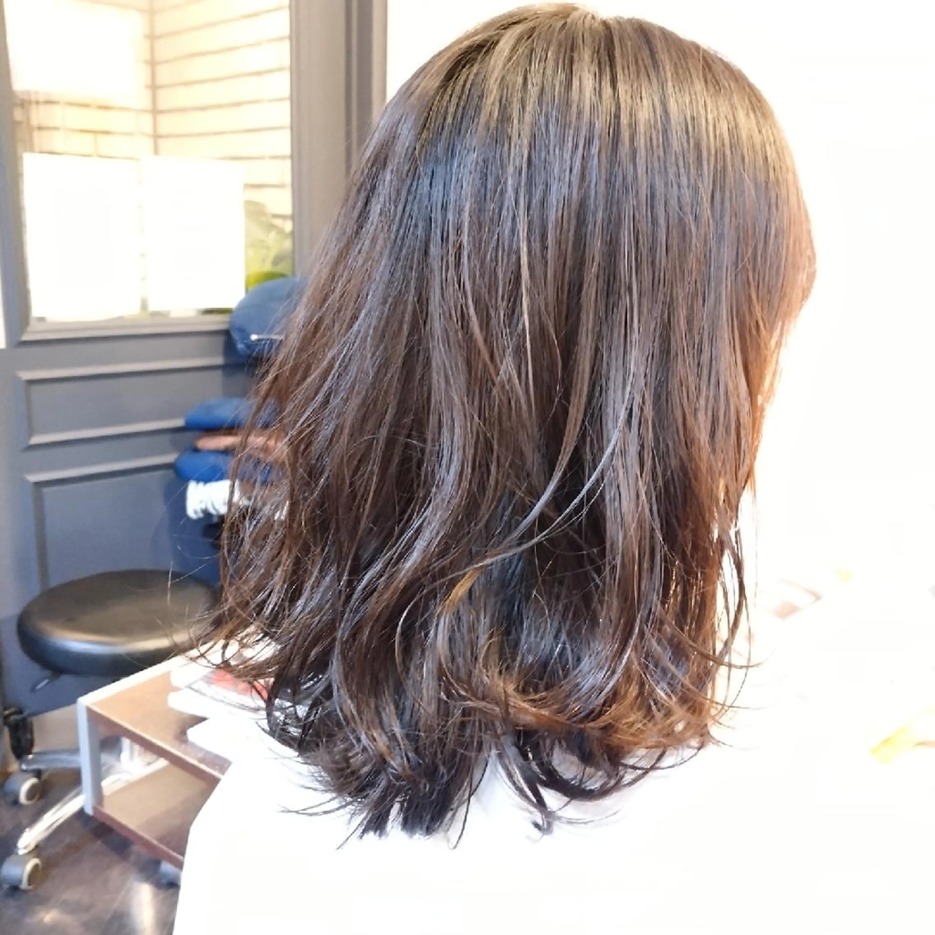 パーマ セミロング セミロングパーマ デジタルパーマ youres  hair  髪質改善トリートメント&ヘッドスパ新宿三丁目店所属・髪質改善 芝井千晶のヘアスタイル