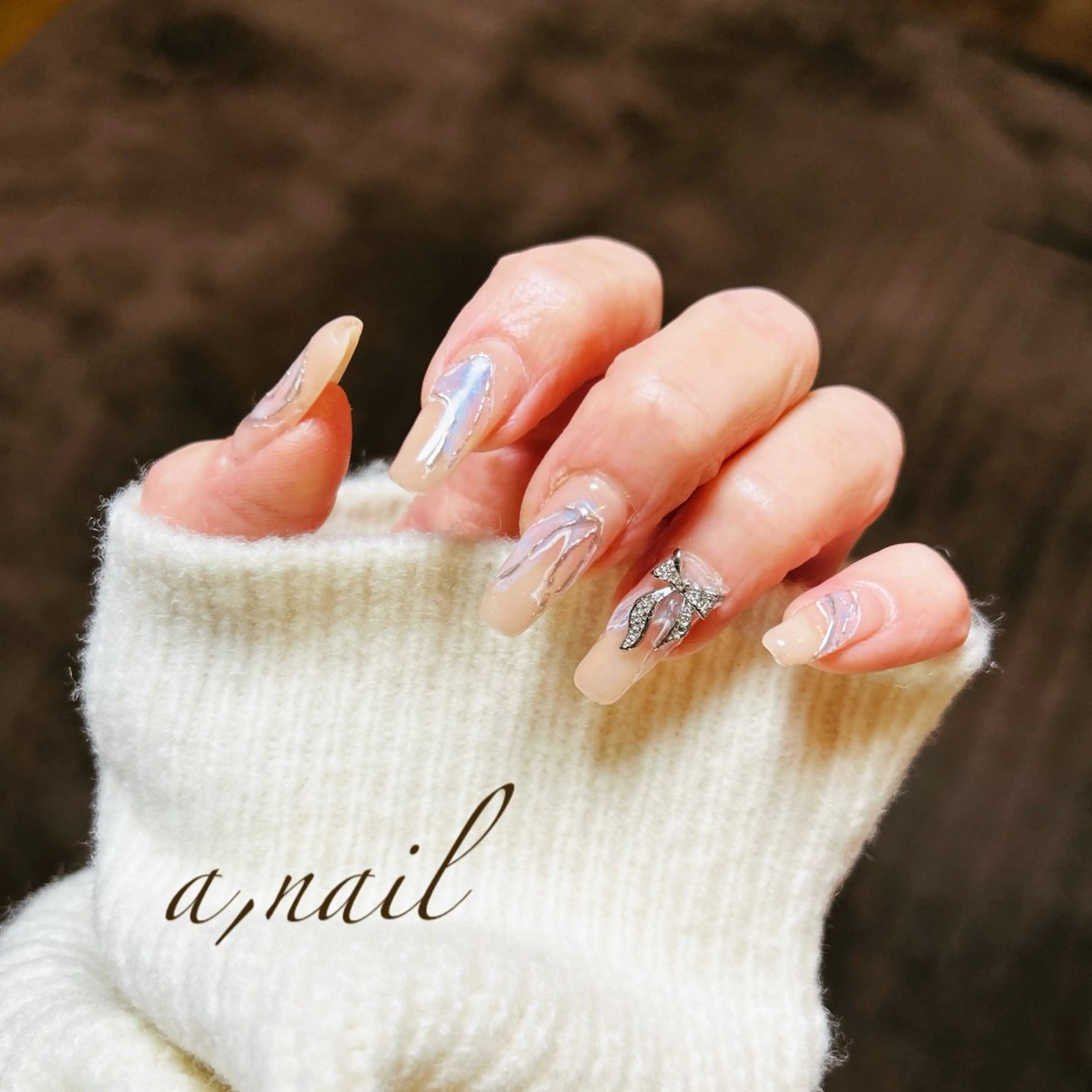 ネイル オーロラネイル キラキラネイル ミラーネイル リボン シンプルネイル ネイルサロン エーネイルのネイルデザイン