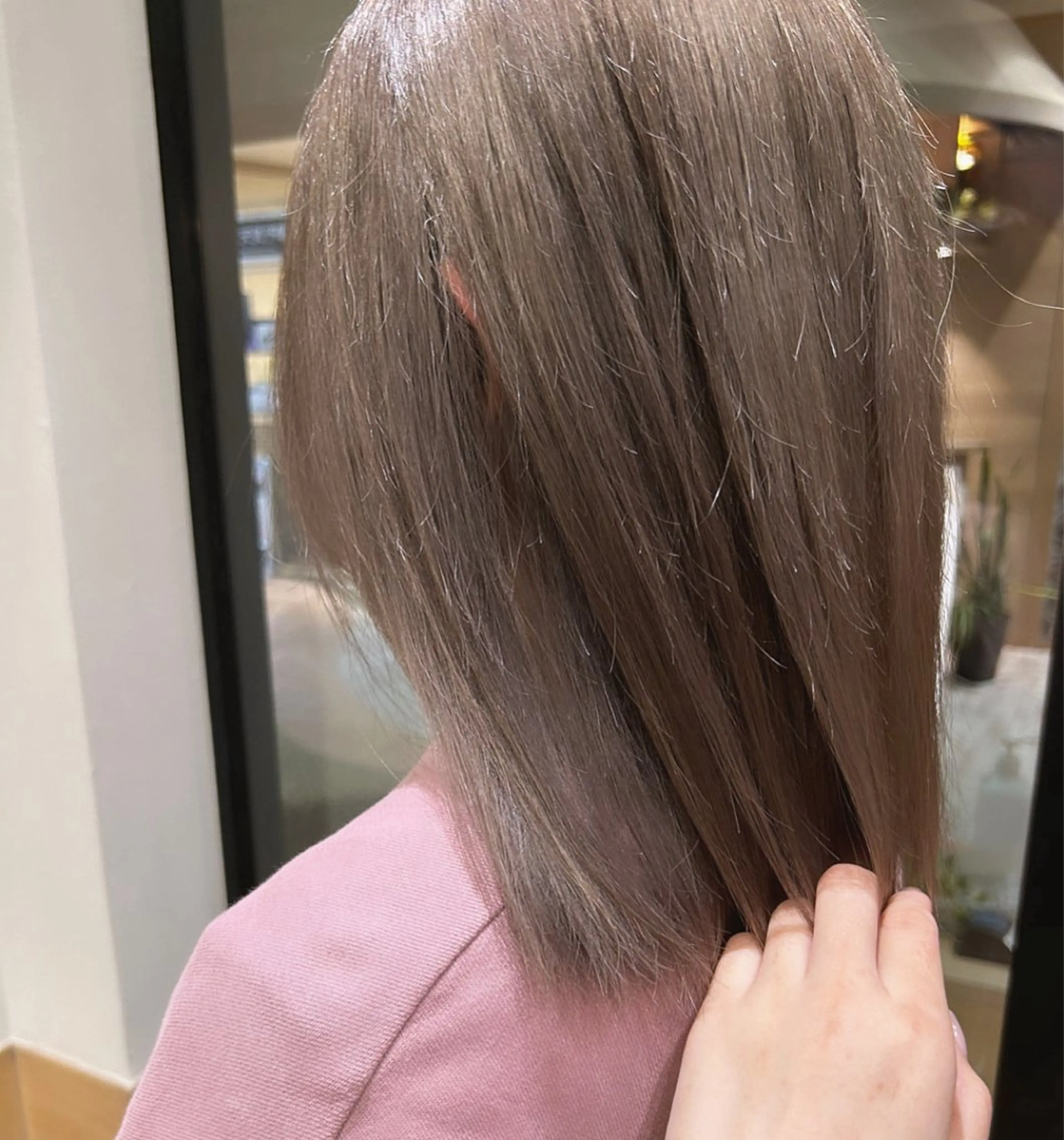 カラー ベージュカラー ダブルカラー ミルクティーベージュ 津田 七美希のヘアスタイル