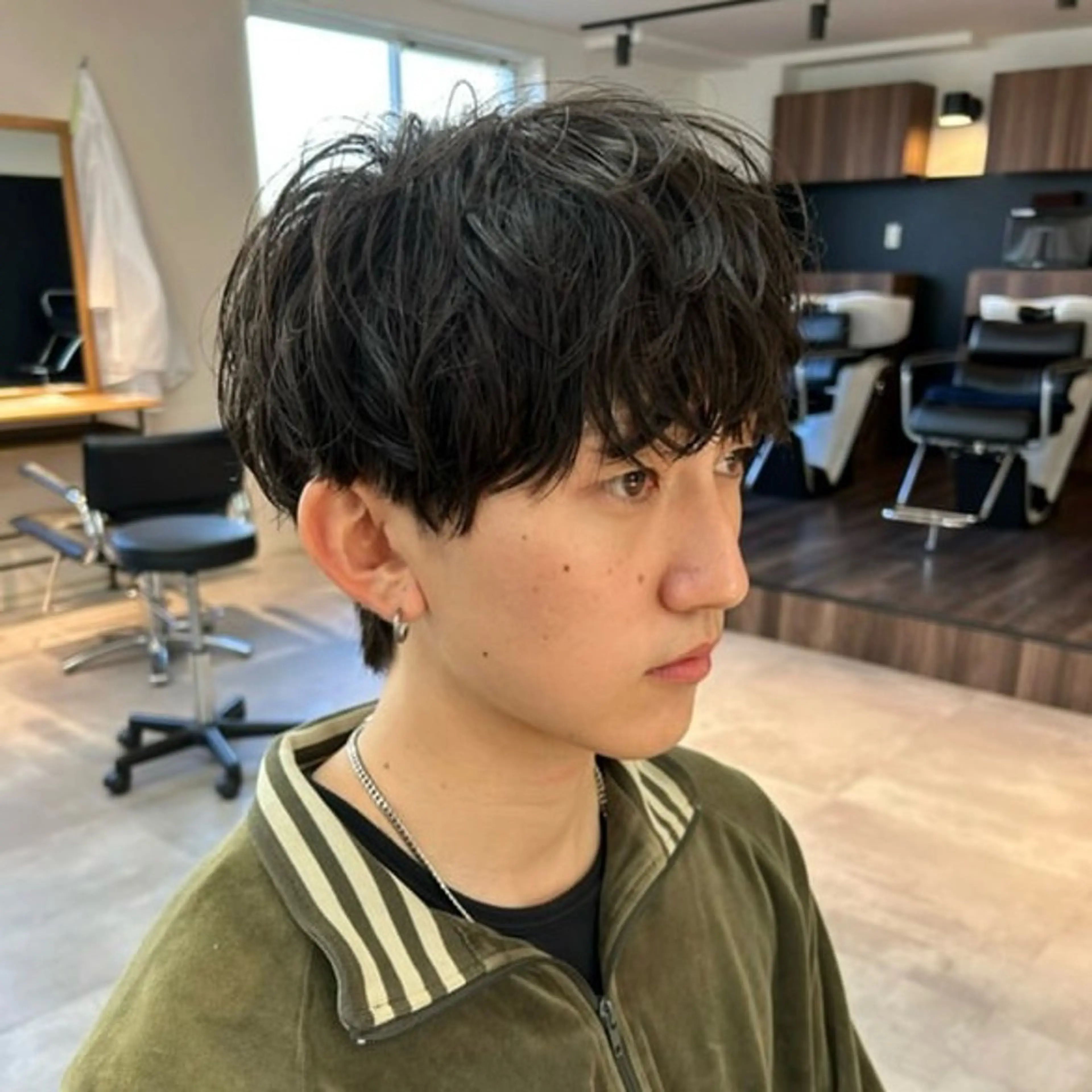パーマ メンズ フェザーパーマ カルマパーマ メンズ韓国風 メンズパーマ メンズショート カット パーマ 【メンズ韓国ヘア】 千葉駅/関のヘアスタイル