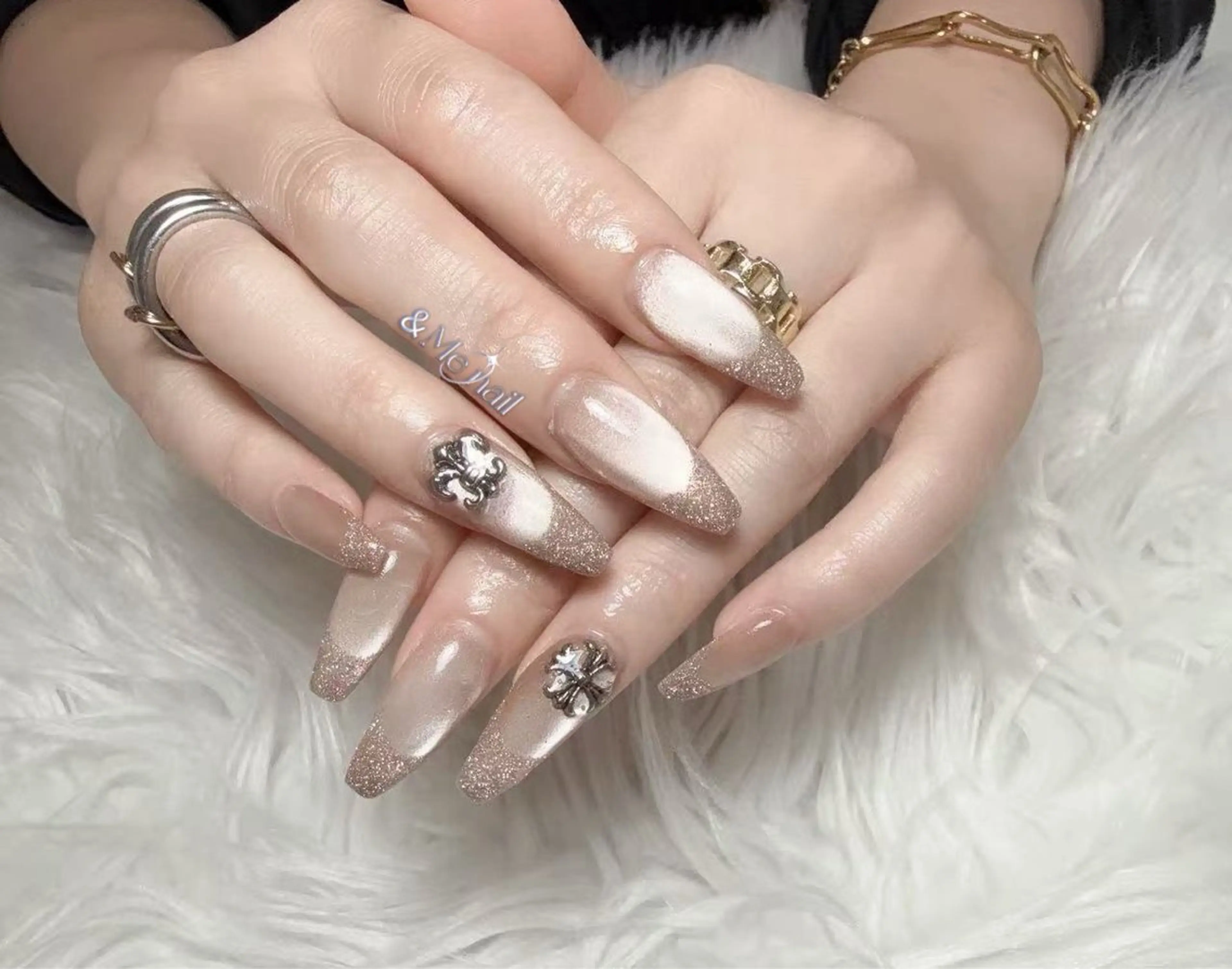 ネイル ハンドネイル &ME タカのネイルデザイン