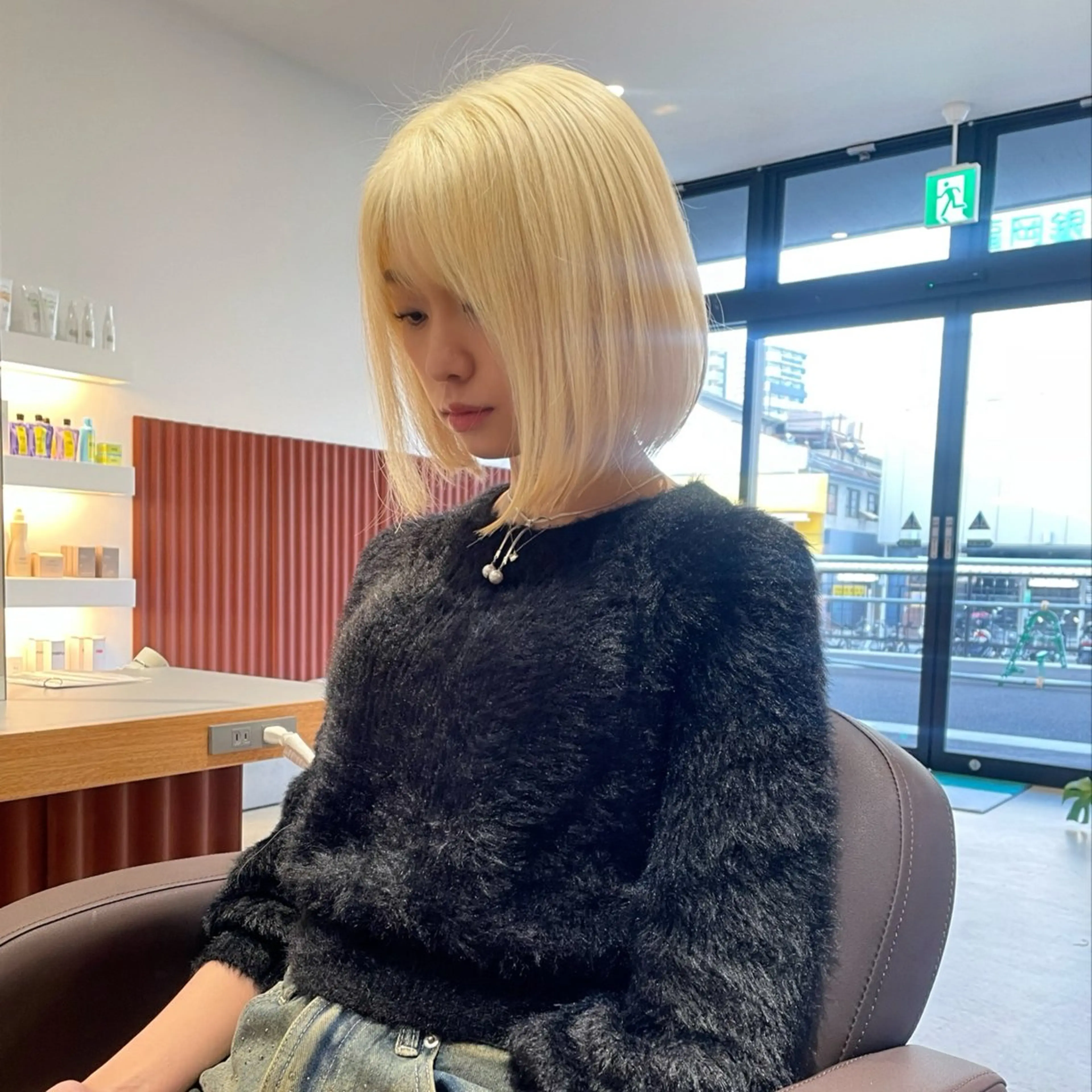 ショート カラー 抜きっぱなしブロンド ブロンド ヘアカラー 北九州美容室 🕊️わかな✂︎のヘアスタイル