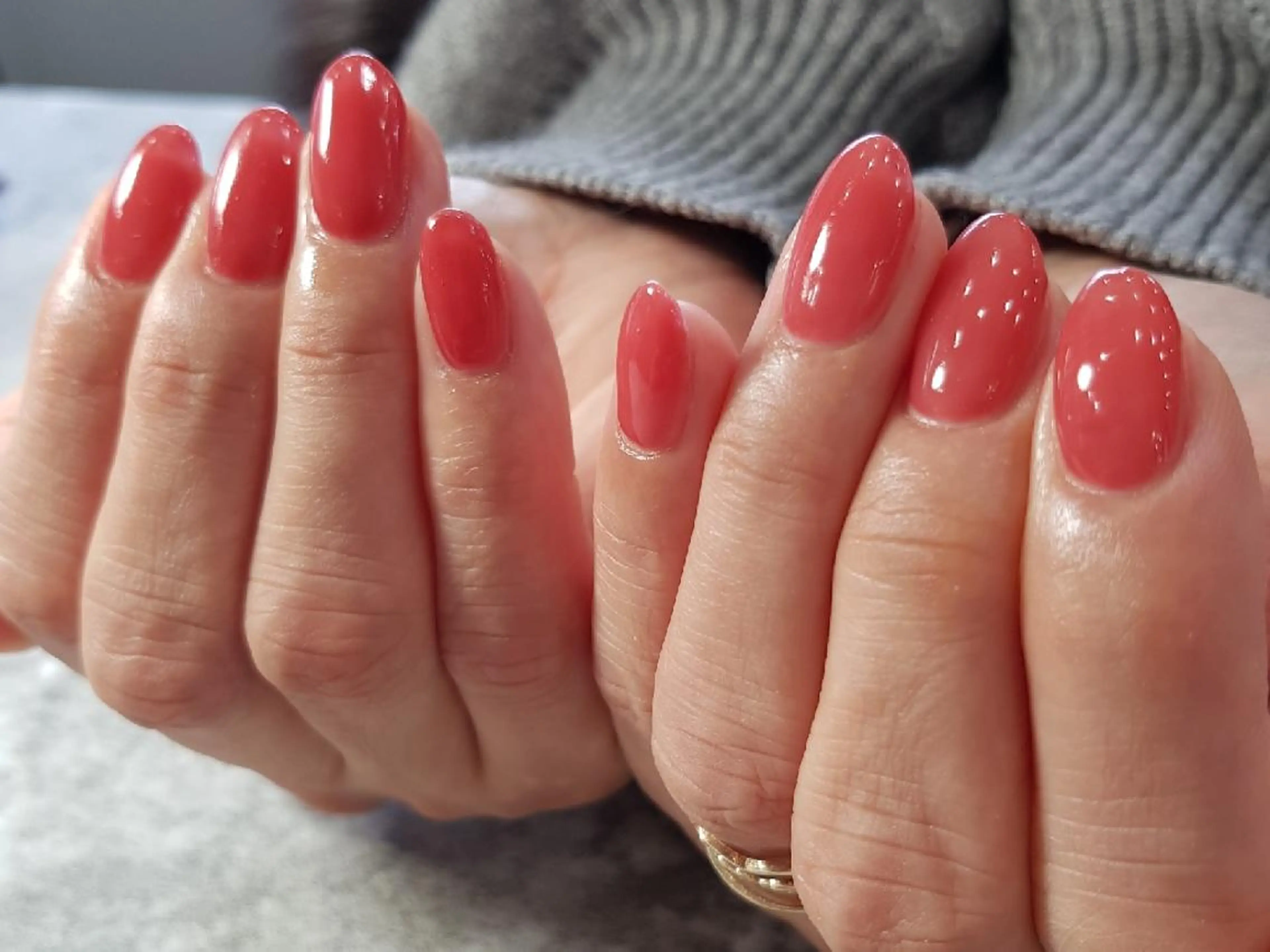 セミロング ネイル ワンカラーネイル オレンジ 赤色 ハンドネイル Fa.Stella ファステラ のネイルデザイン