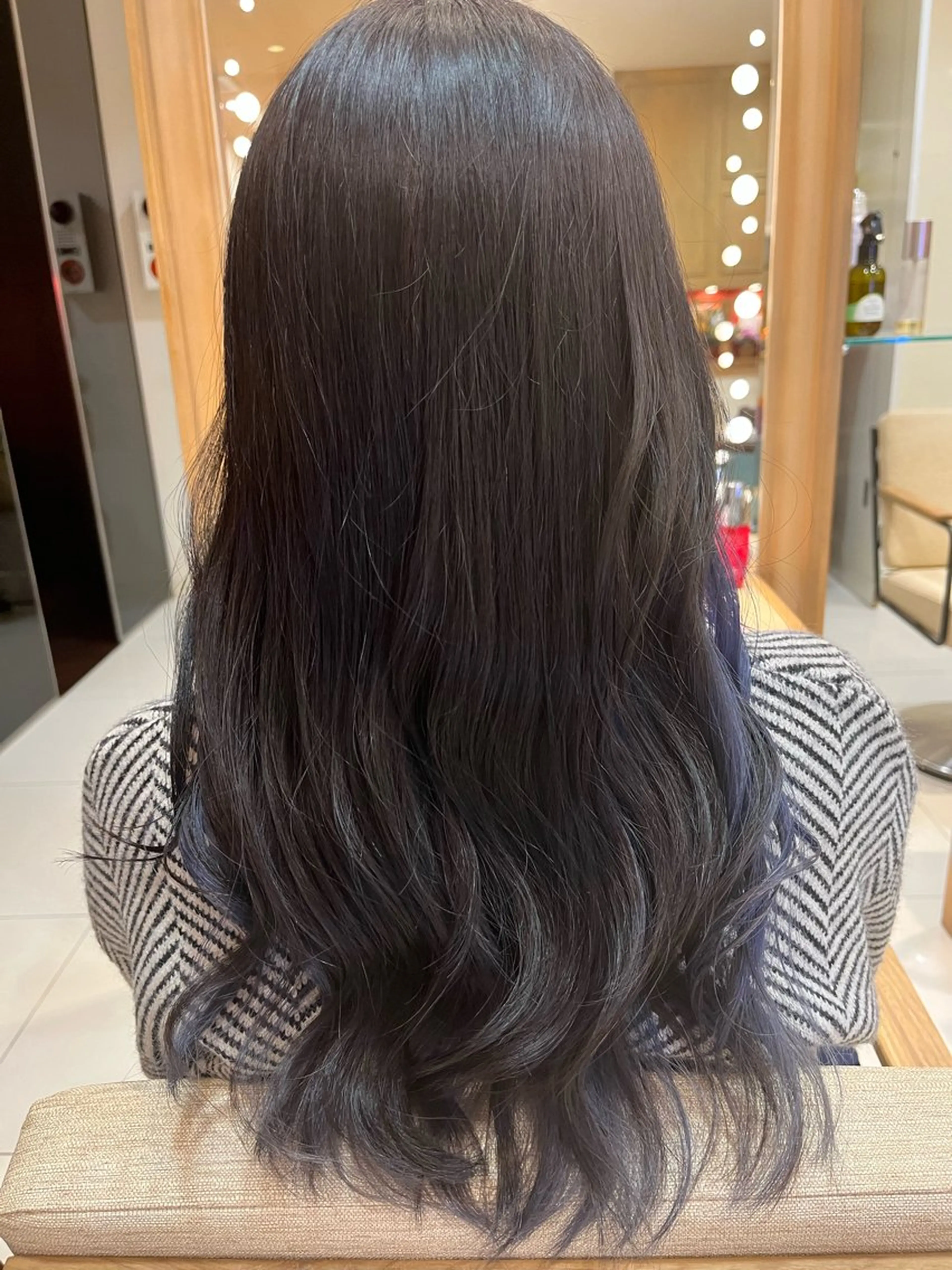 セミロング カラー ブルーカラー インナーカラー なつな/ 透明感カラーのヘアスタイル