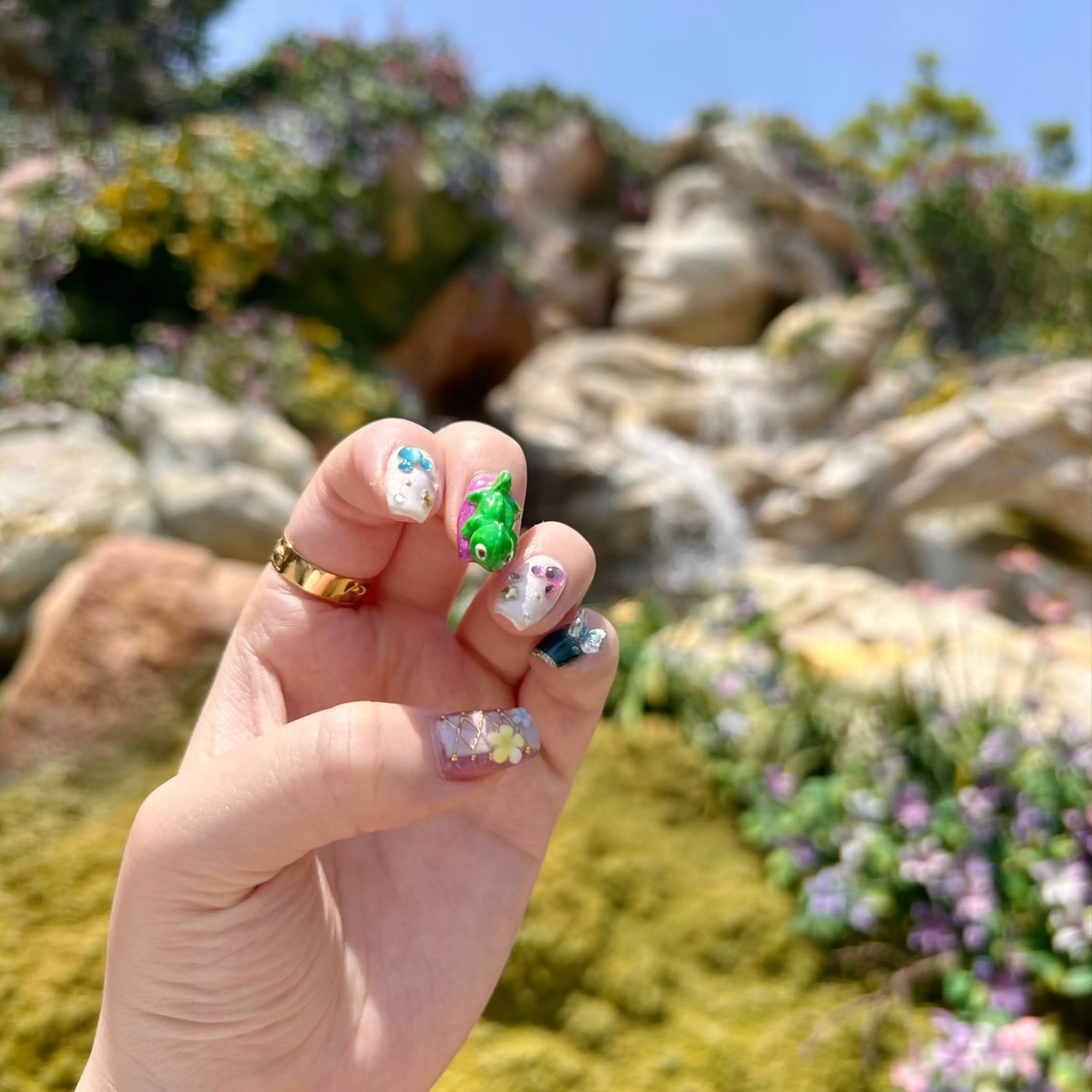 ネイル mibu 𓀬鈴木のマツエク・マツパデザイン