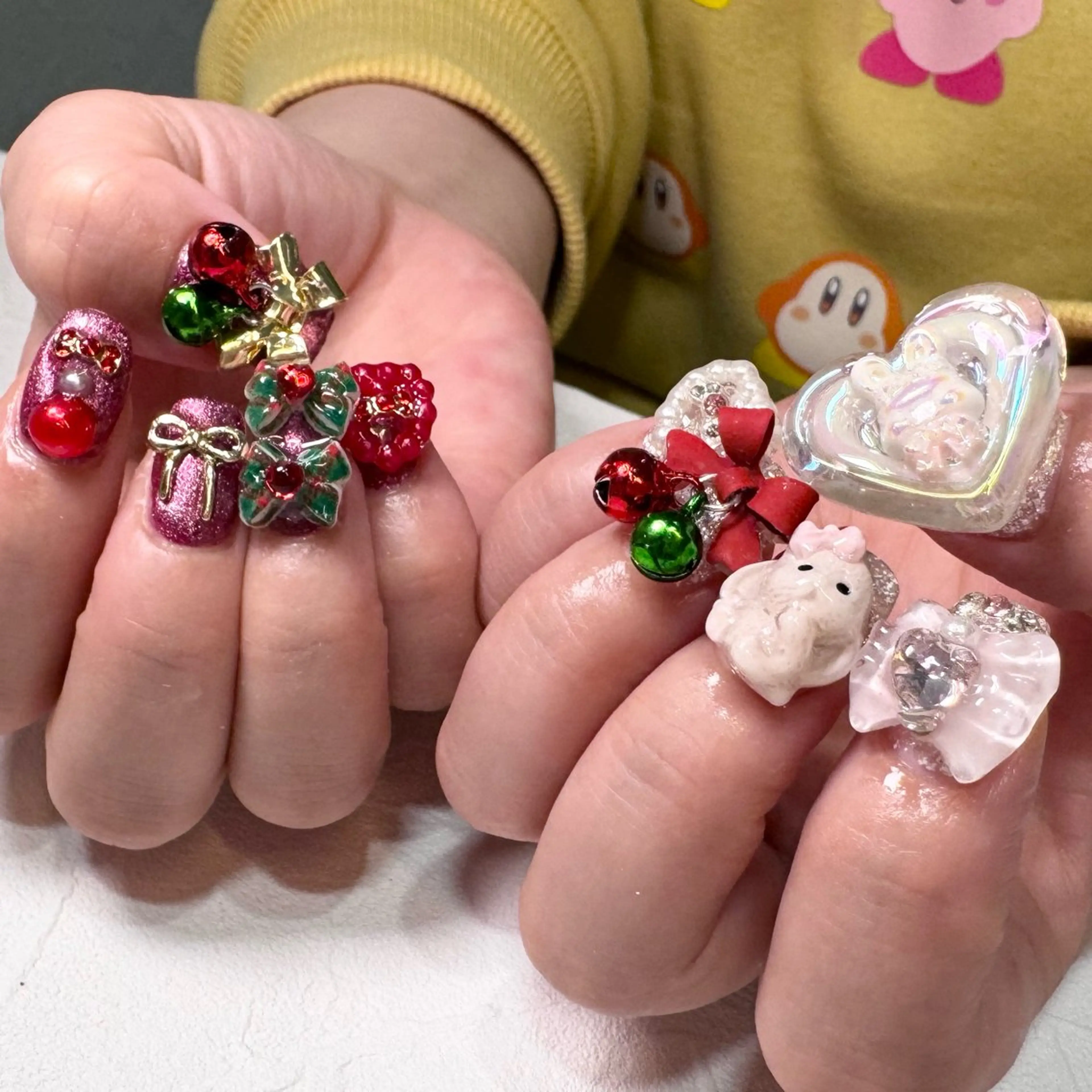 ネイル 冬ネイル クリスマス ハンドネイル RIEKO🍒 ワンホン♡推しネイルのネイルデザイン