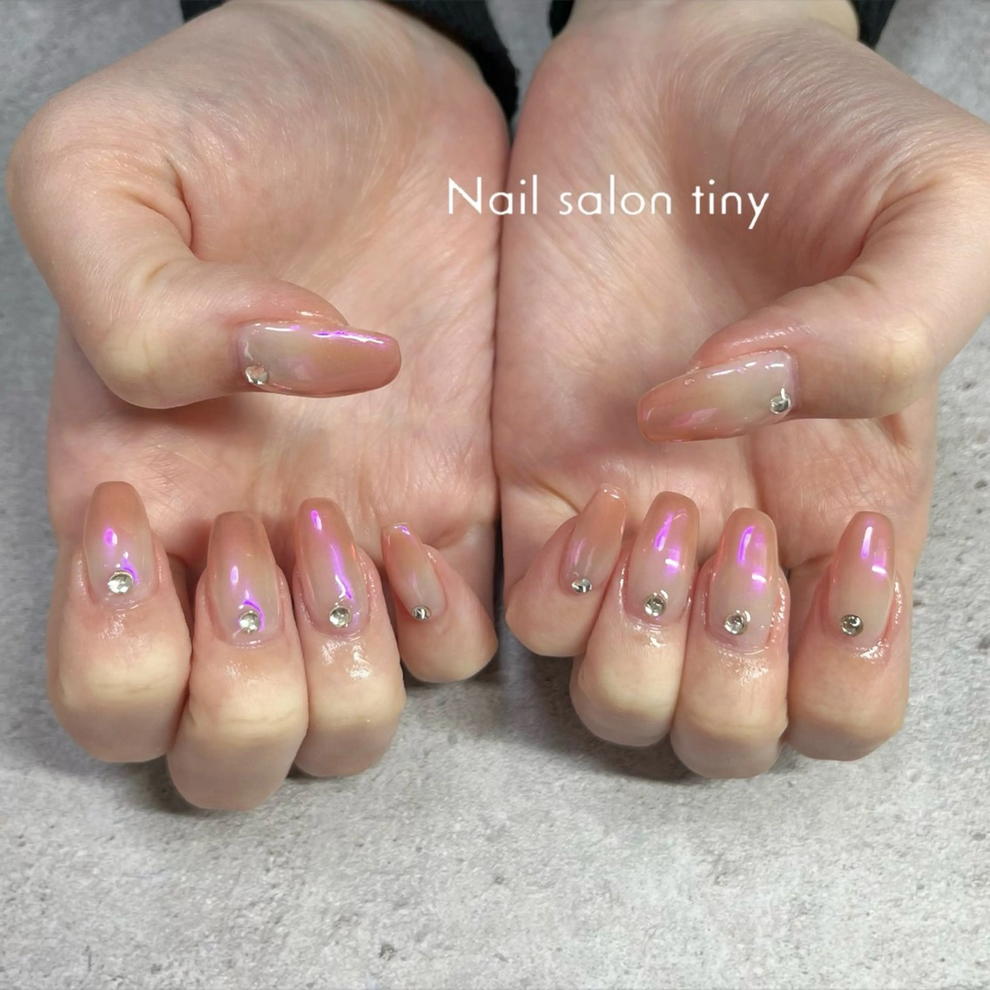 ネイル 持ち込み ハンドネイル ネイルサロンタイニー所属・Nail salon tiny🩵のネイルデザイン