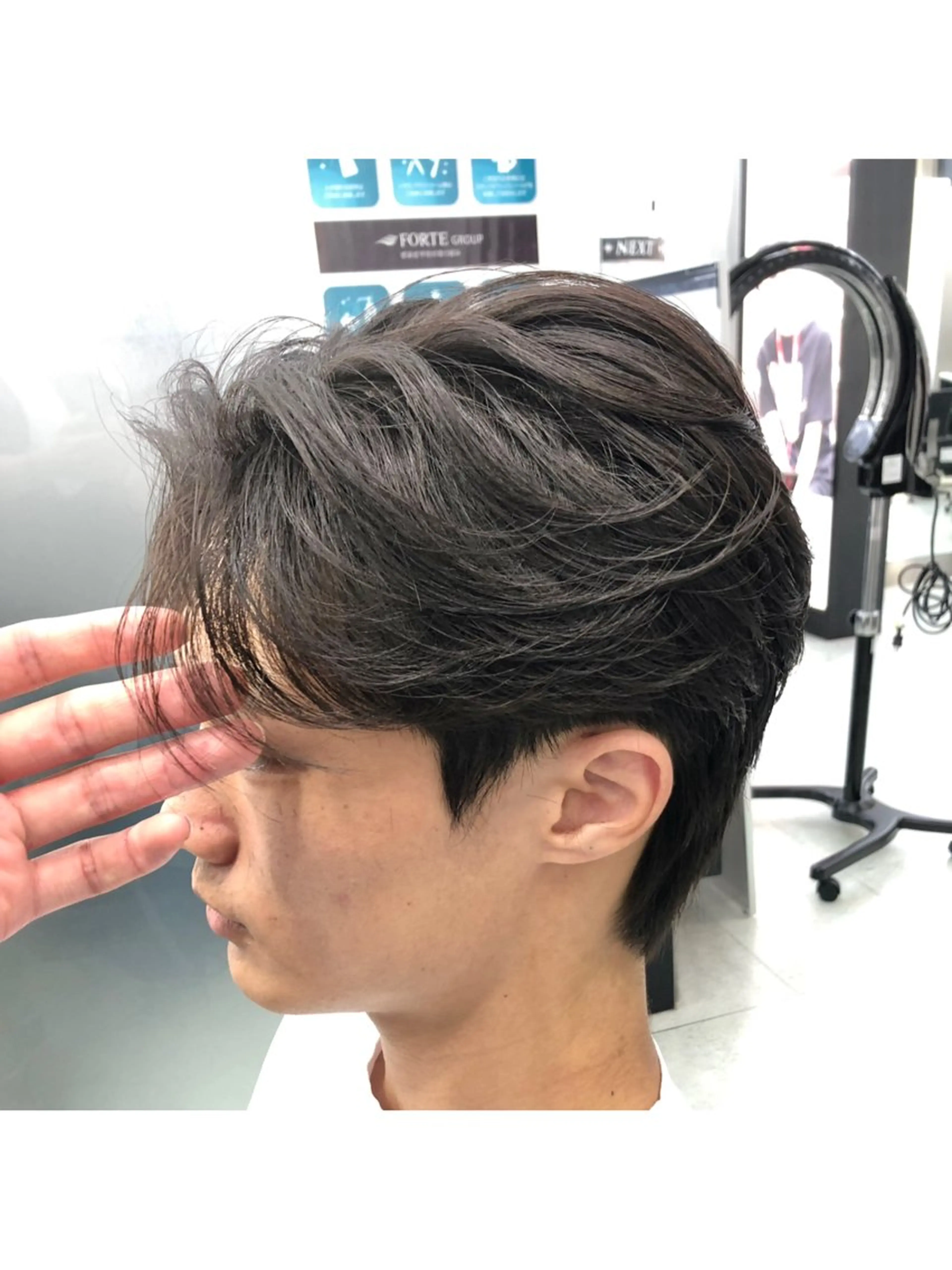 パーマ メンズ メンズパーマ ニュアンスパーマ 韓国特化🇰🇷愁斗 センターパートパーマのヘアスタイル